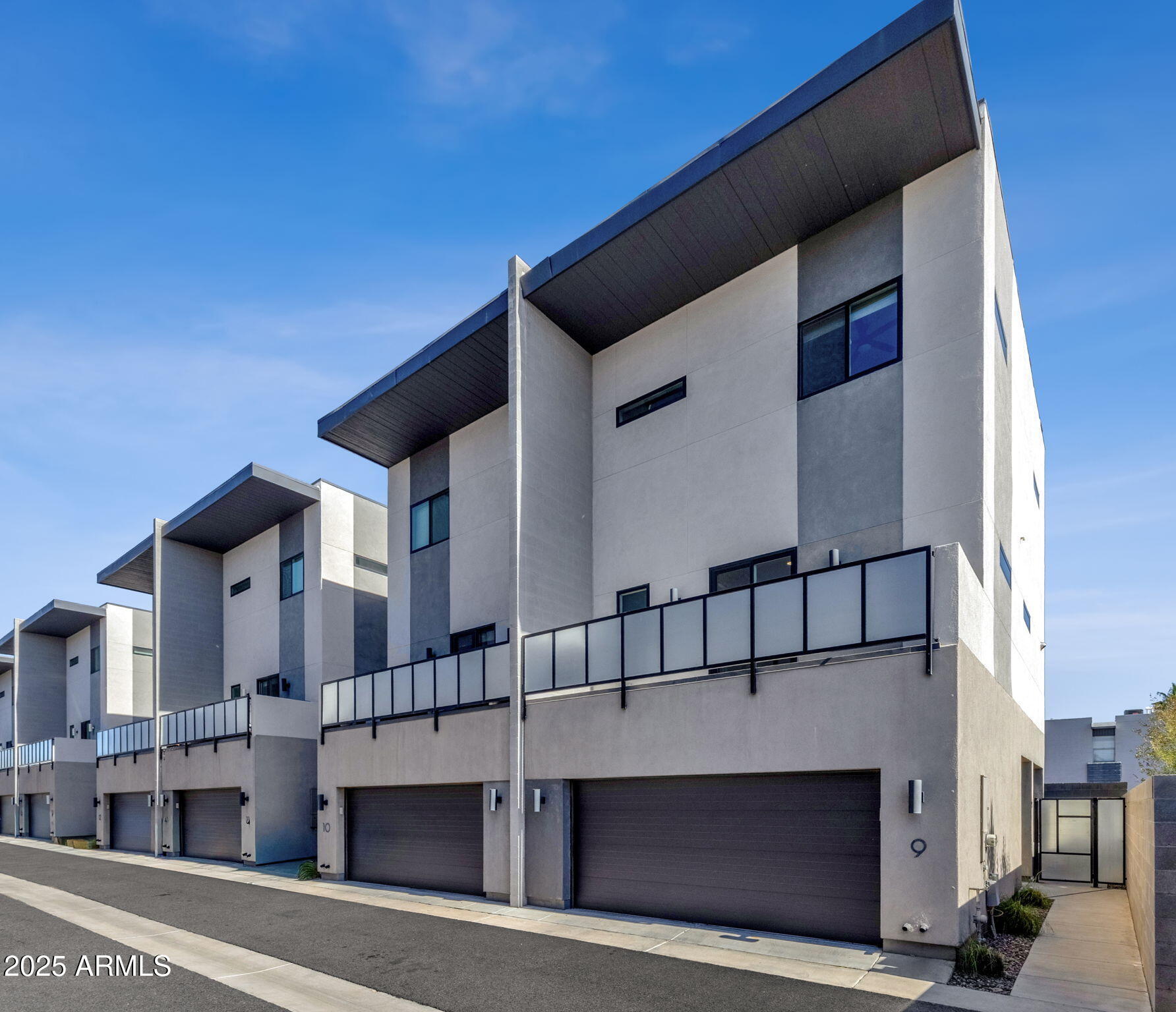 2727 E THOMAS Road 9