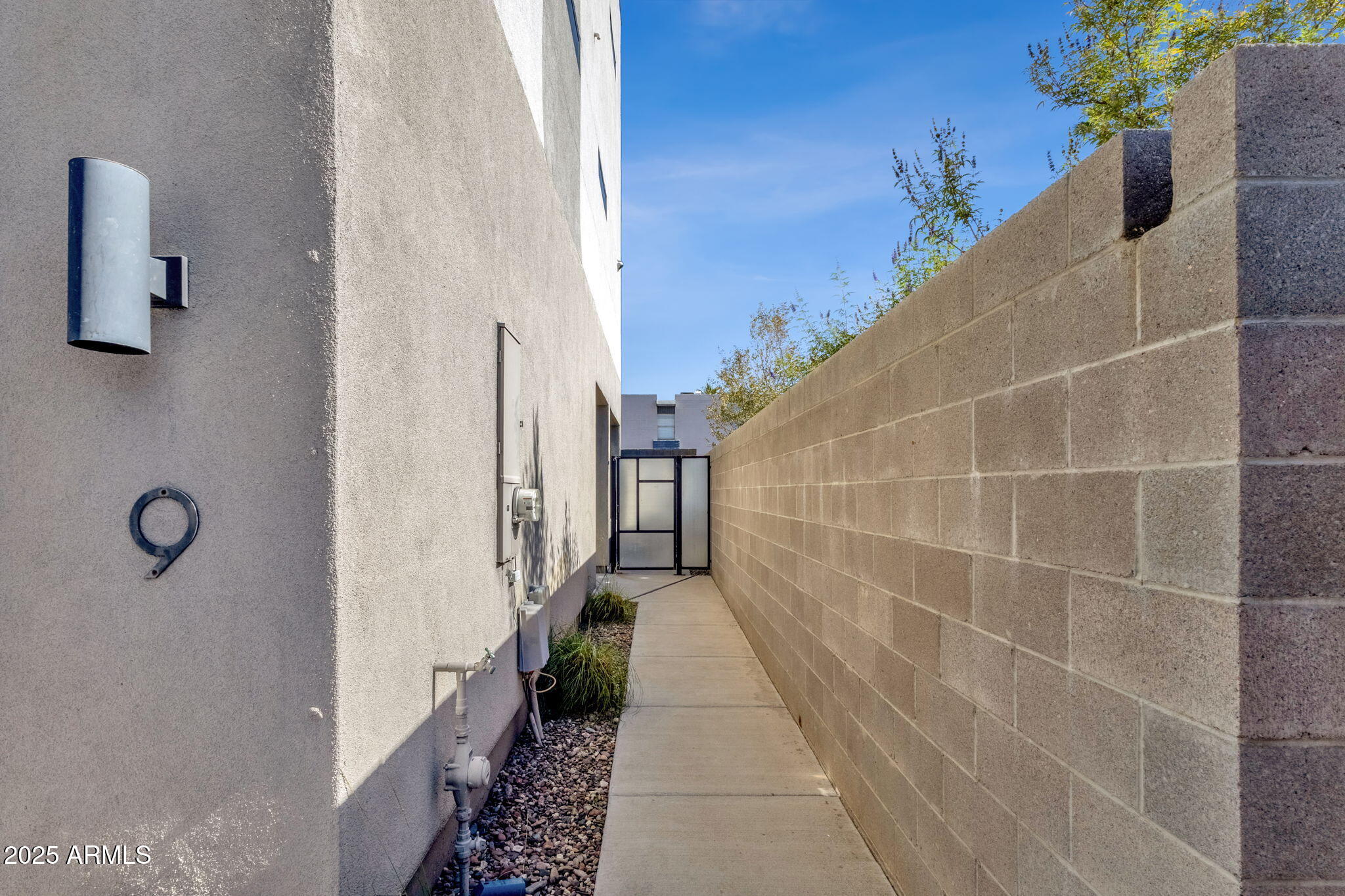 2727 E THOMAS Road 9