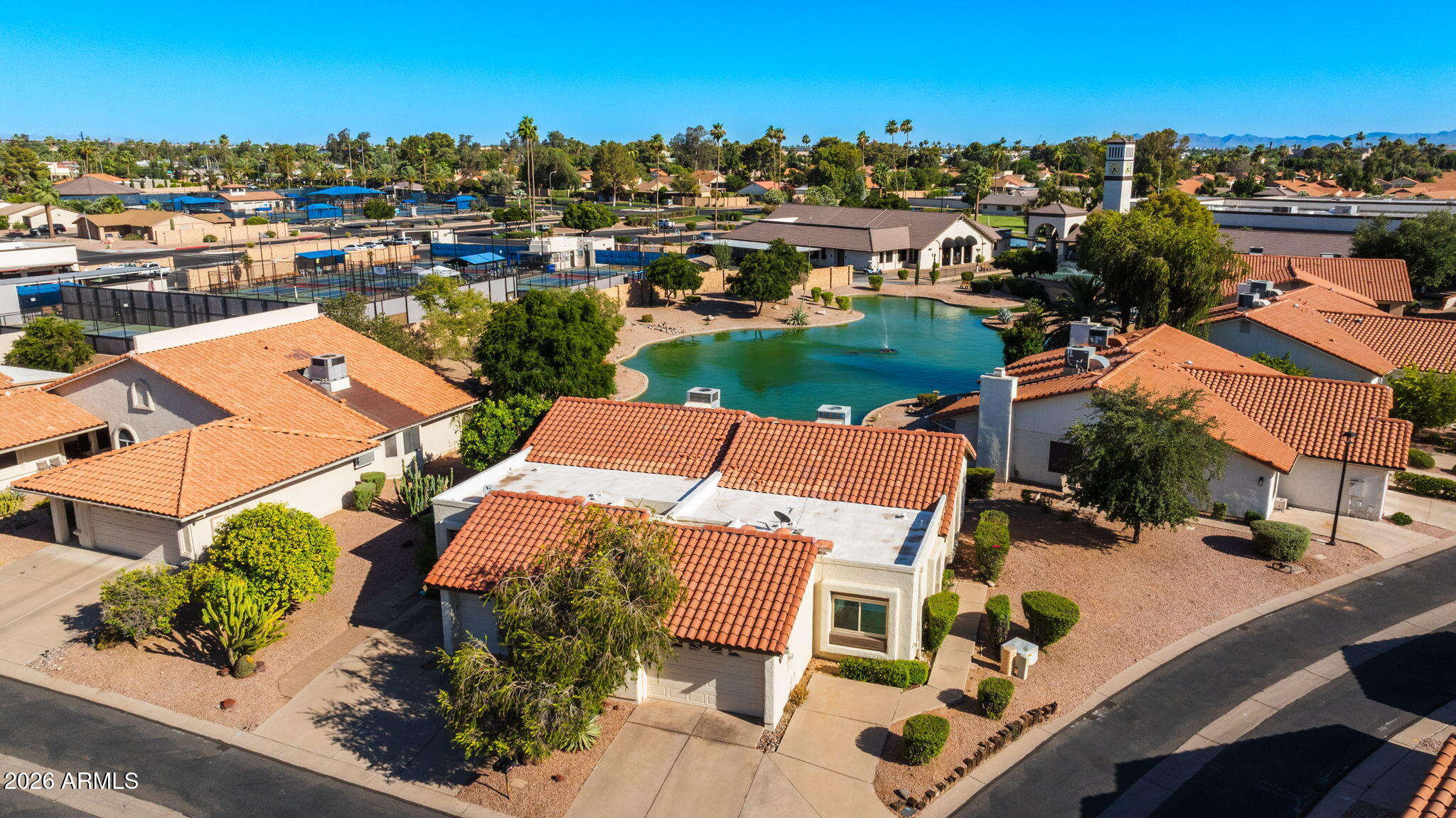698 LEISURE WORLD --