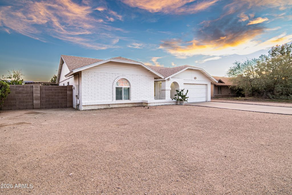 Photo of 6219 W Cholla Street, Glendale, AZ 85304 (MLS # 6992309)