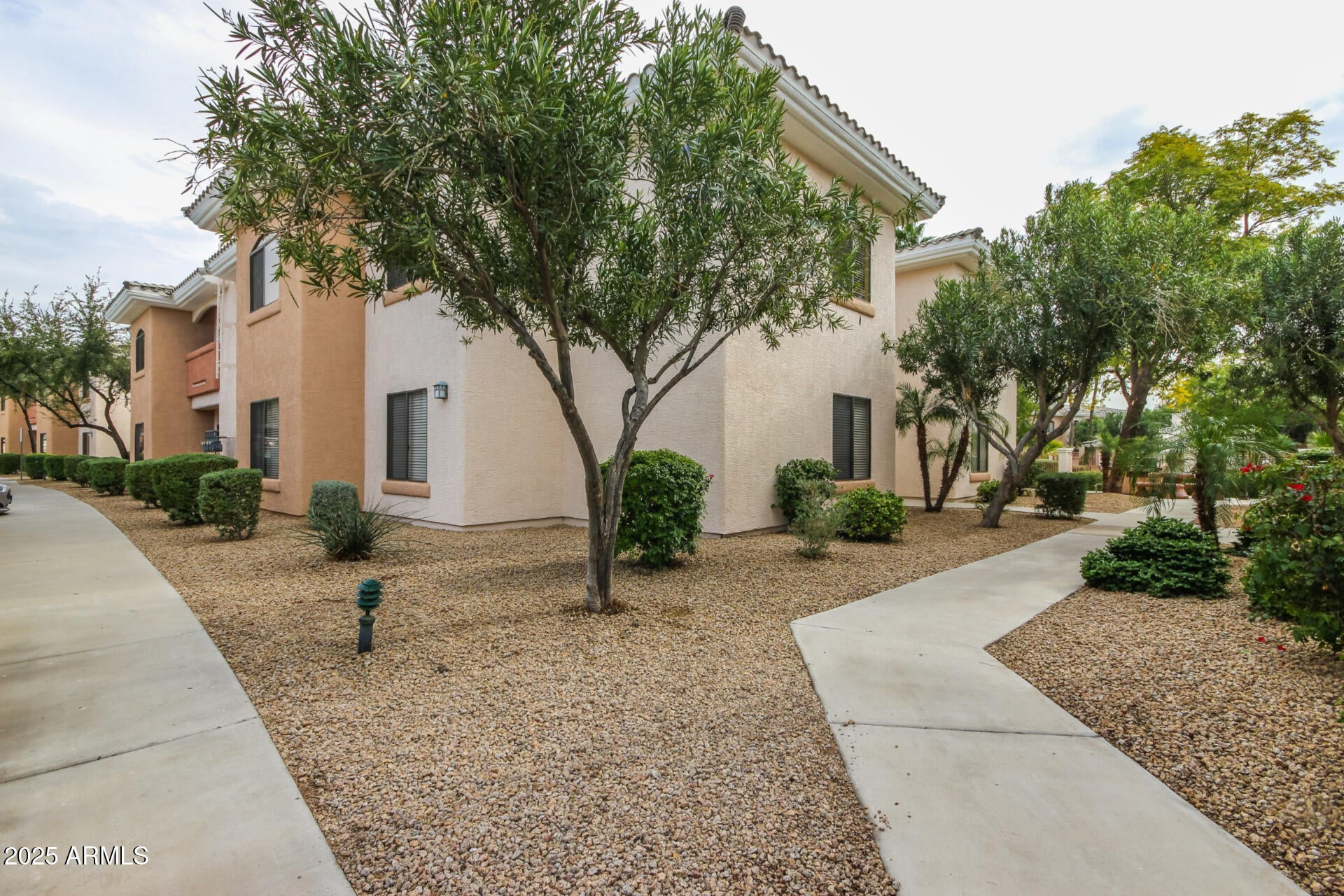 10030 W INDIAN SCHOOL Road 111