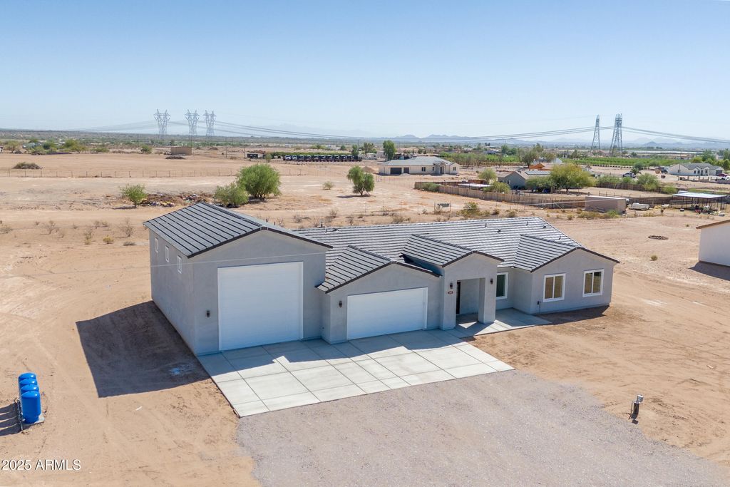 Photo of 2303 S 337th Avenue, Tonopah, AZ 85354 (MLS # 6934201)