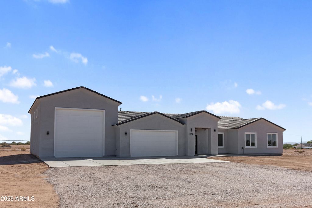 Photo of 2303 S 337th Avenue, Tonopah, AZ 85354 (MLS # 6934201)