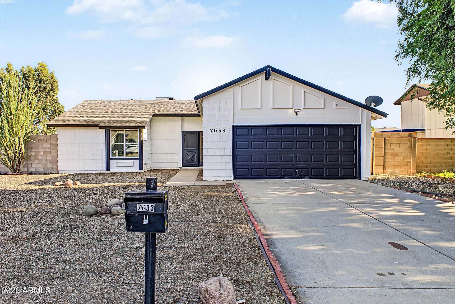 7633 W WOLF Street