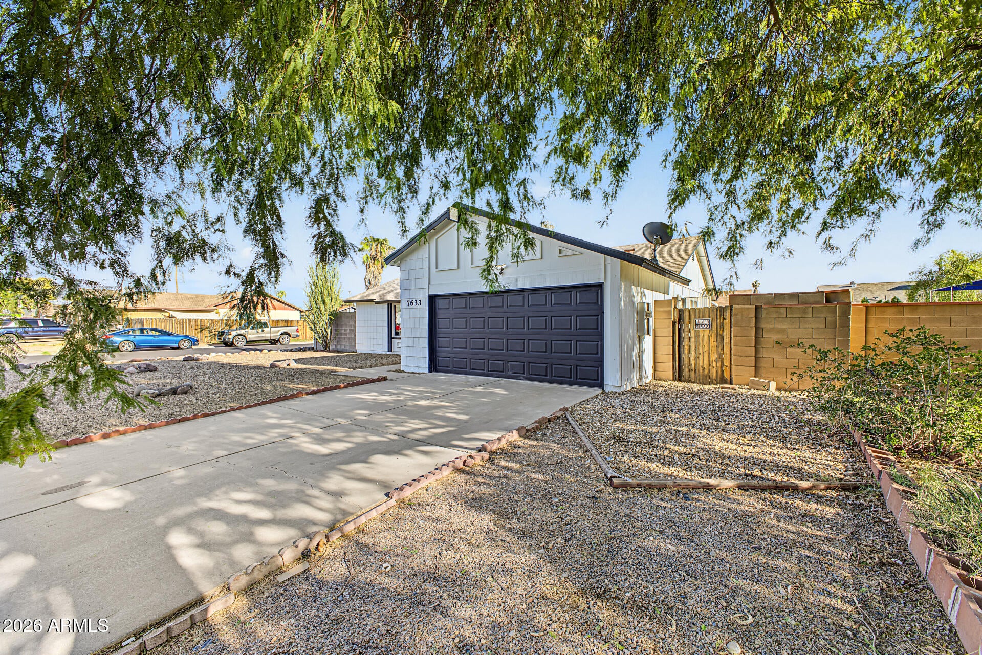 7633 W WOLF Street