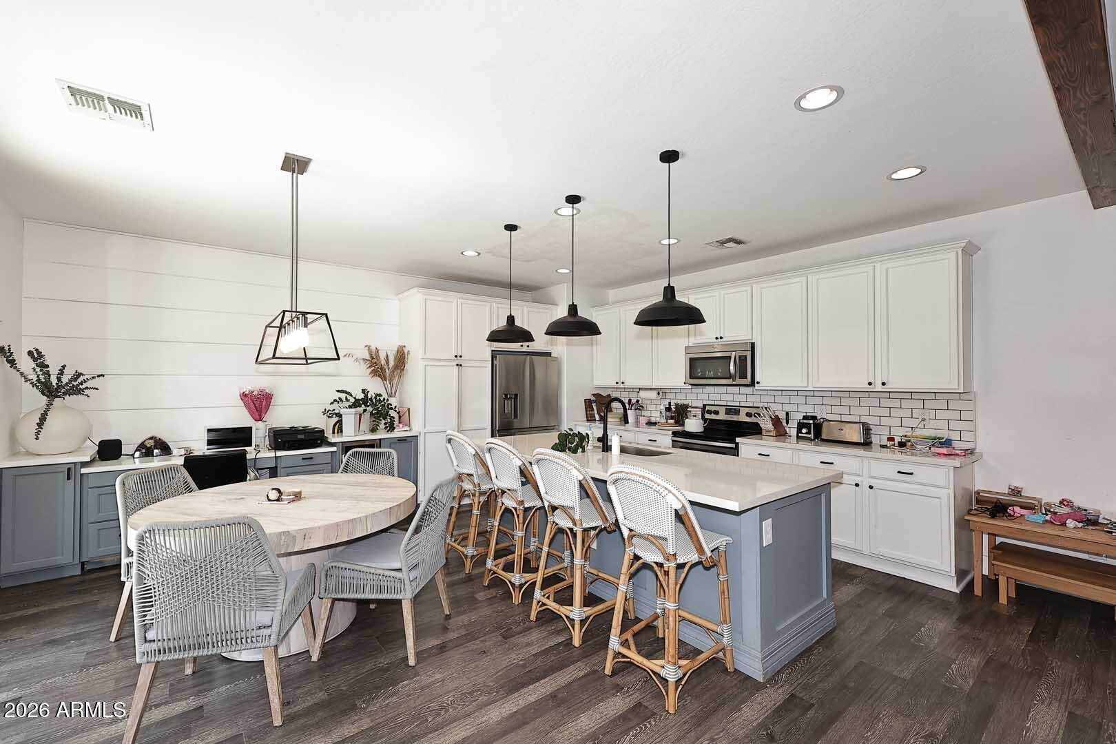 3337 E Riverdale Street