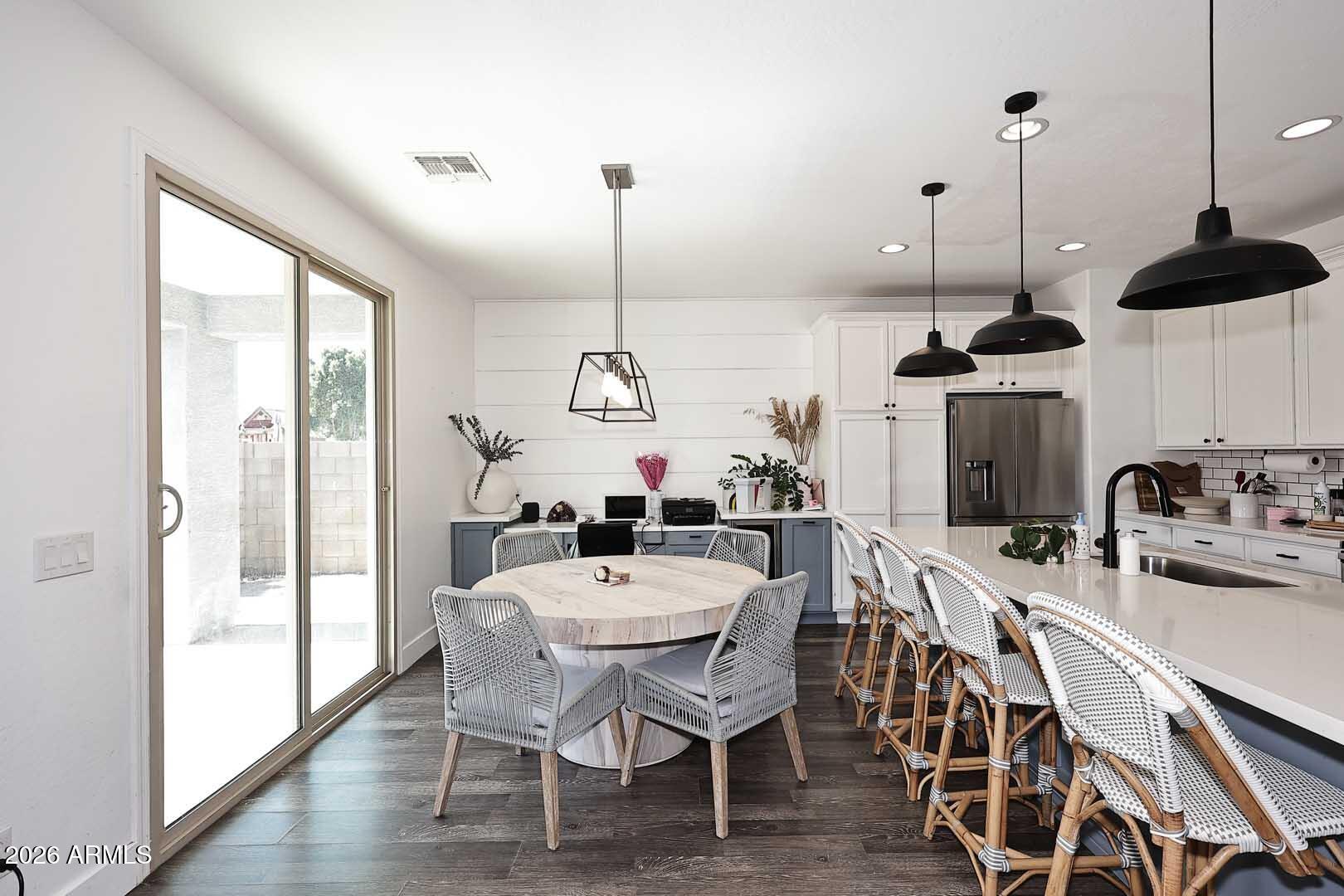 3337 E Riverdale Street