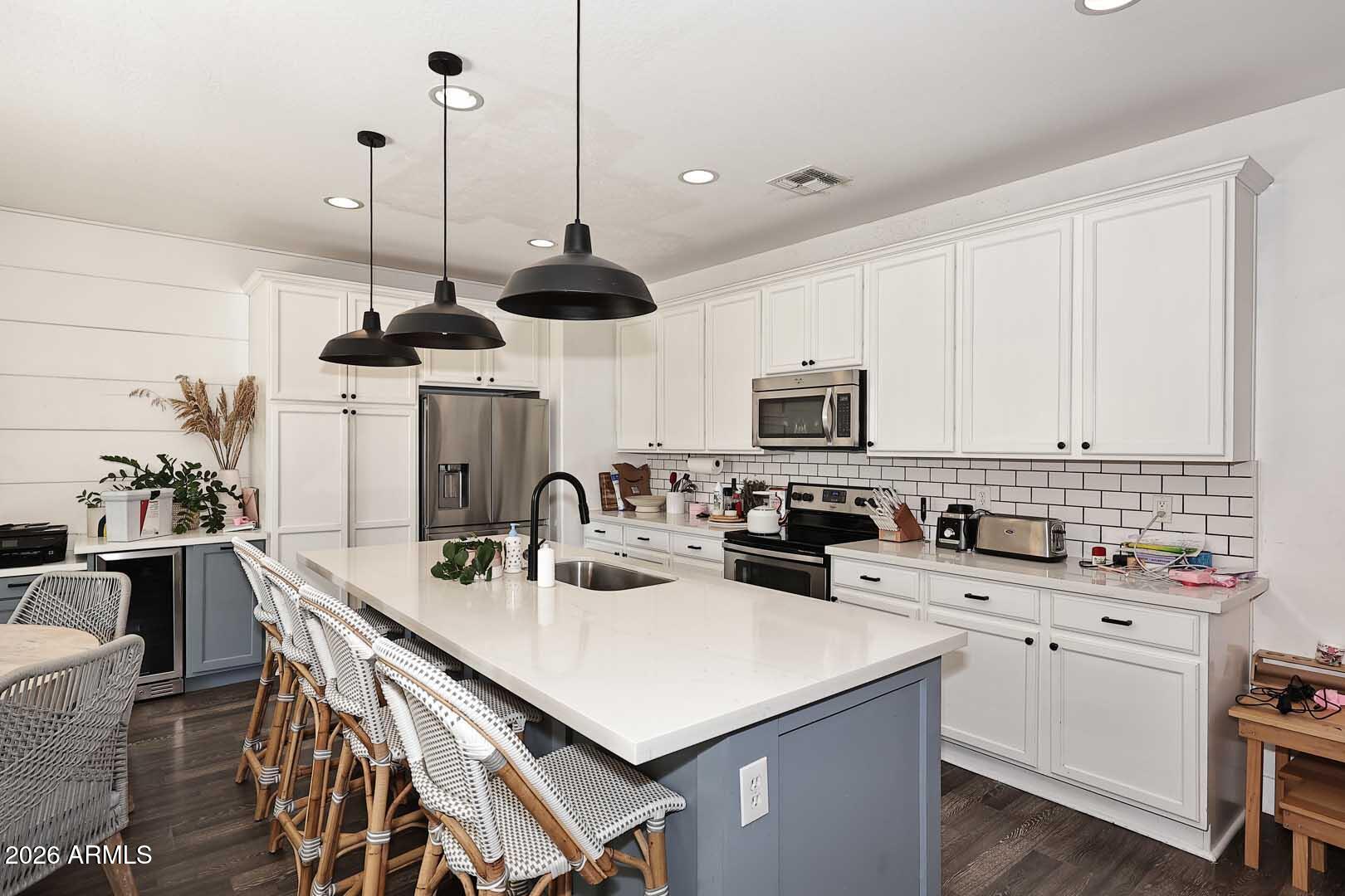 3337 E Riverdale Street