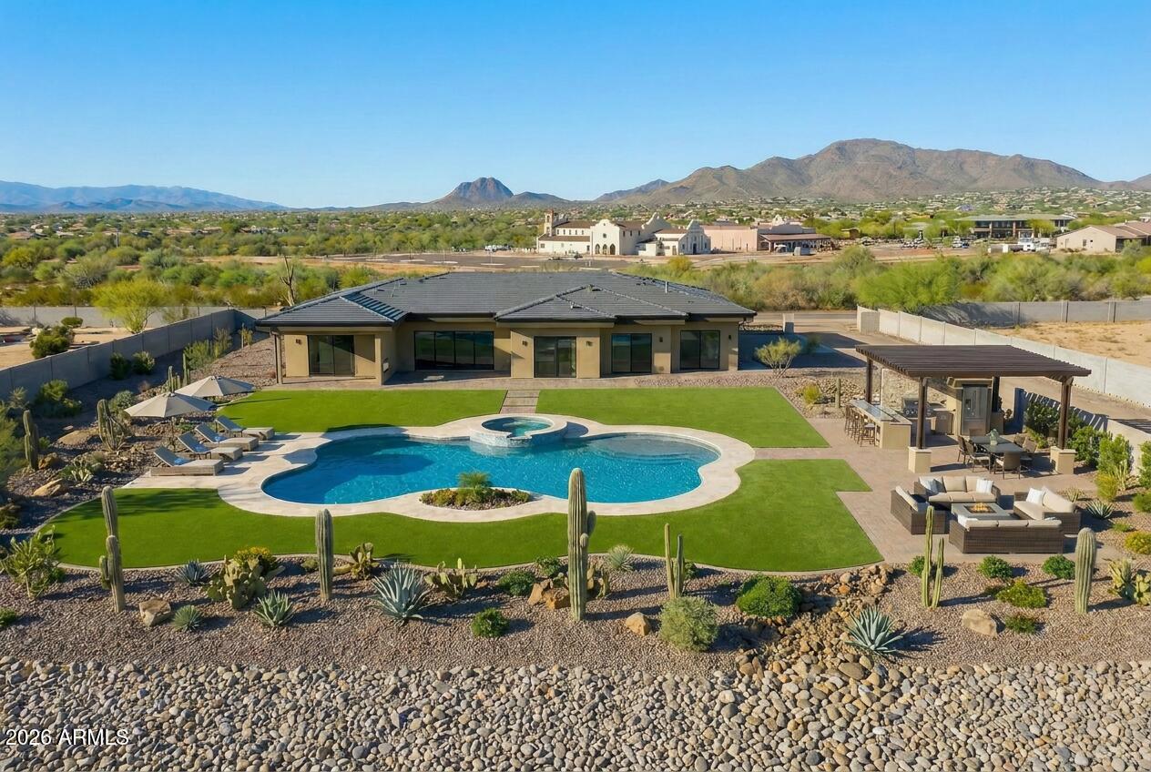 2991 W DESERT HILLS Drive 2