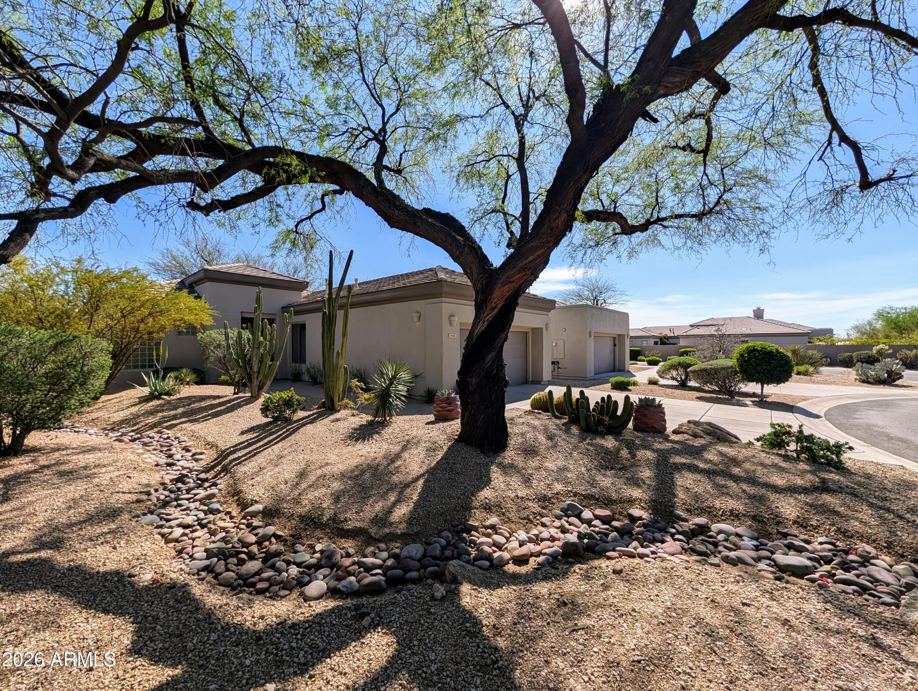 7089 E WHISPERING MESQUITE Trail