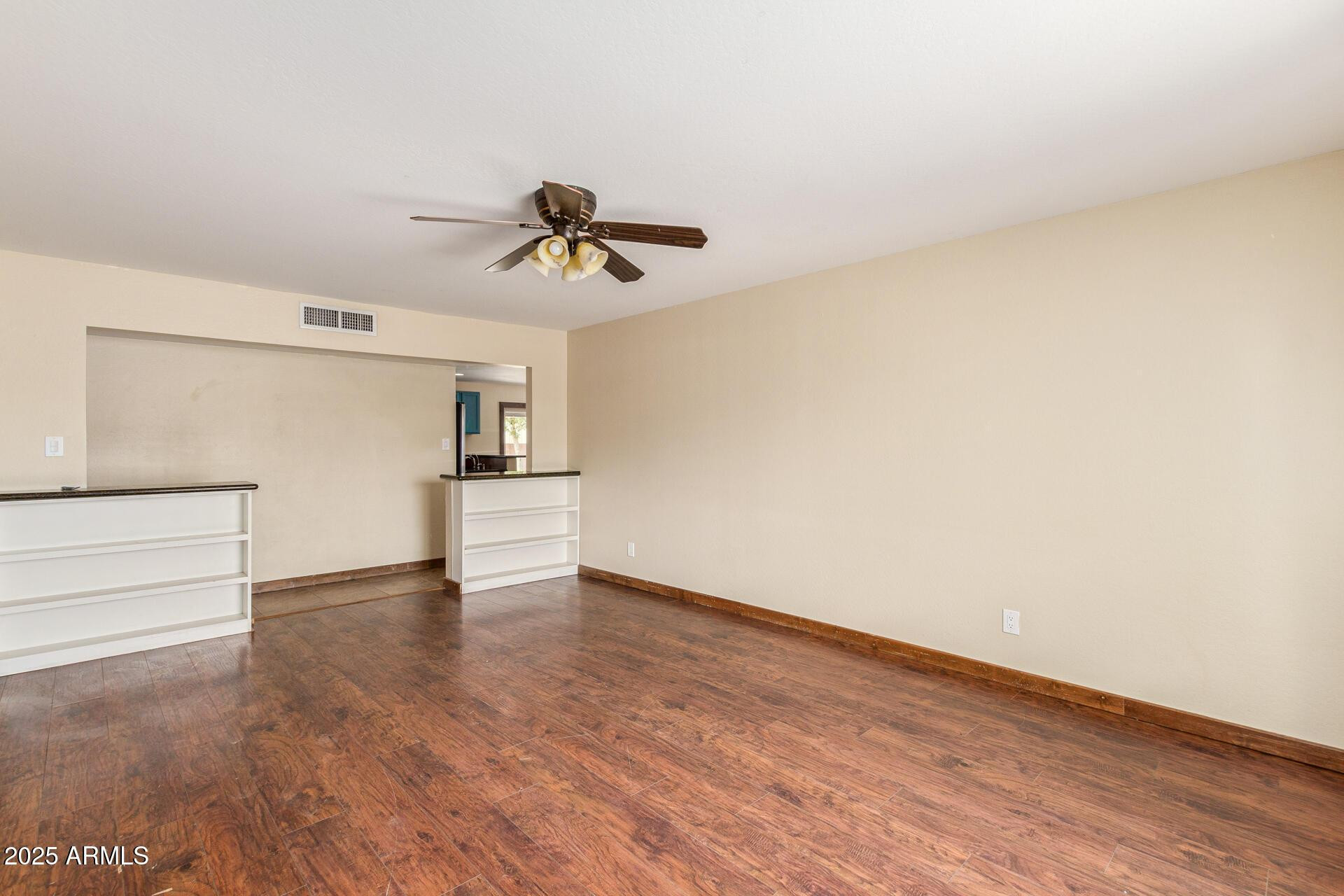 319 E Riviera Drive