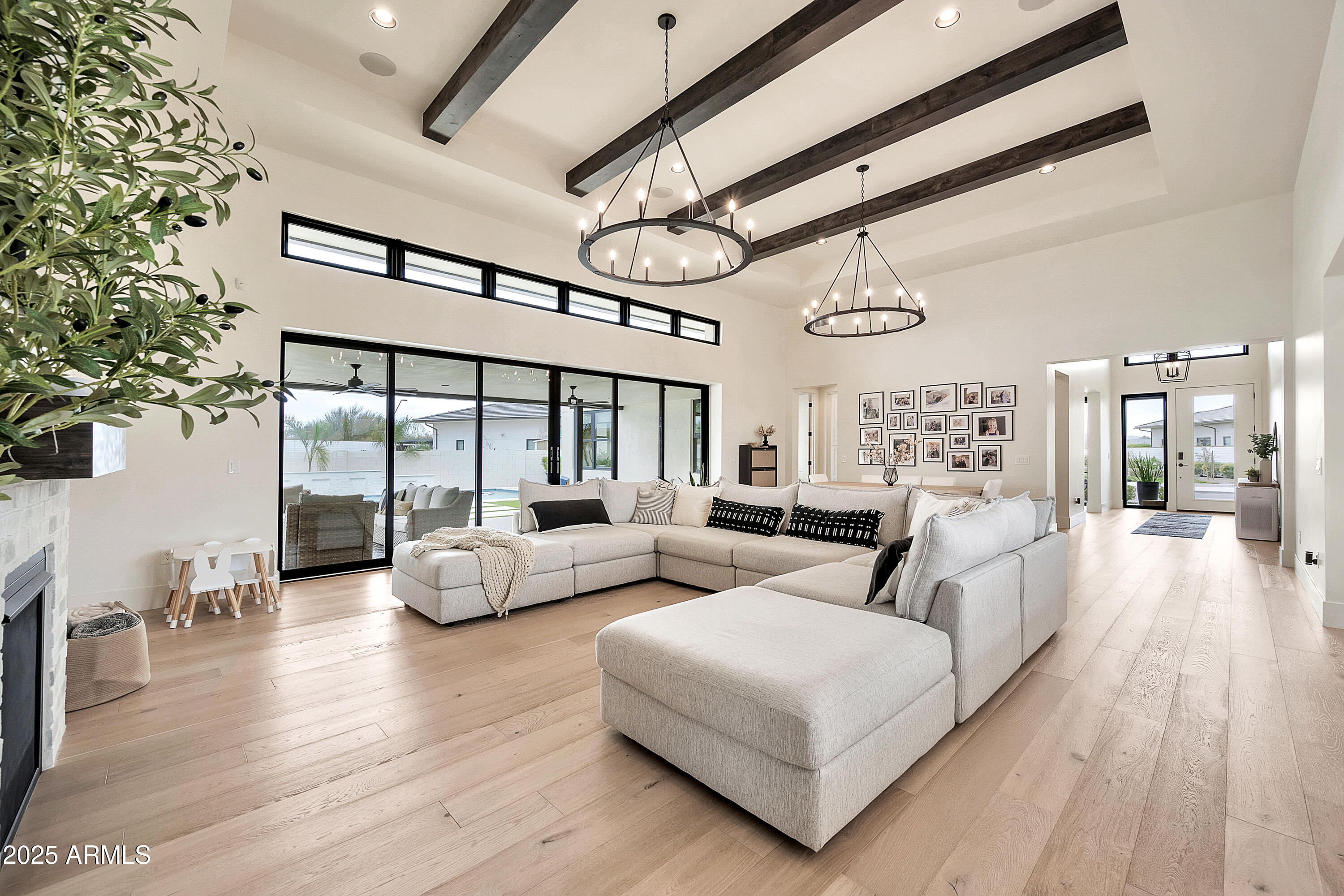 3964 E Penedes Drive