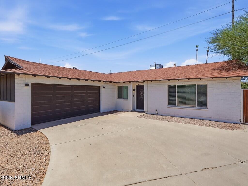 8526 E VISTA Drive