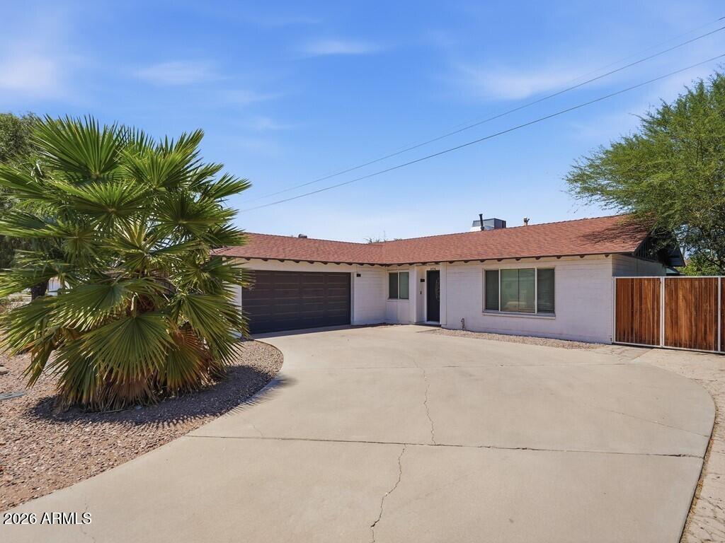 8526 E VISTA Drive