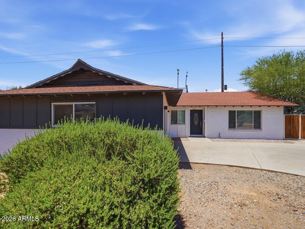 8526 E VISTA Drive
