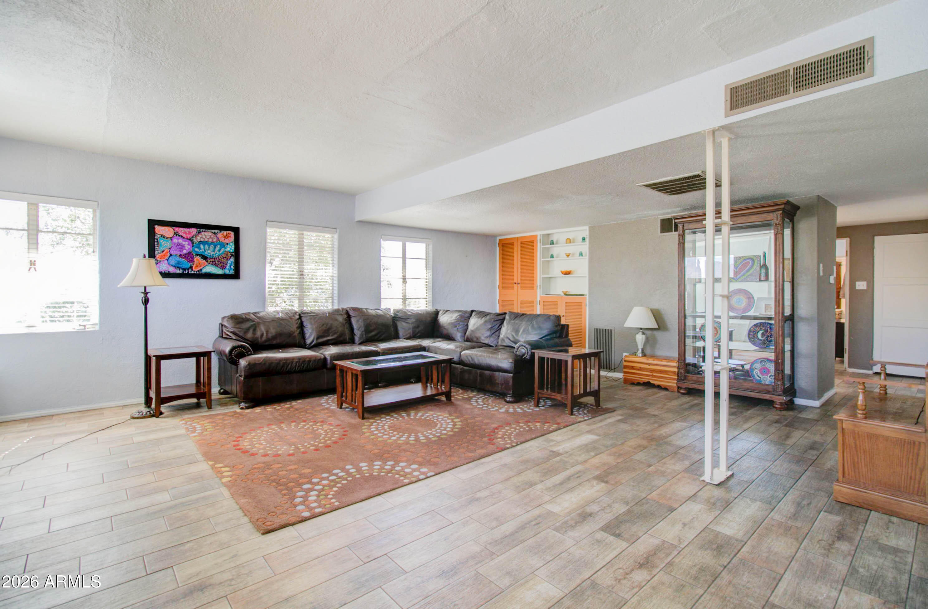 877 E SYCAMORE Street