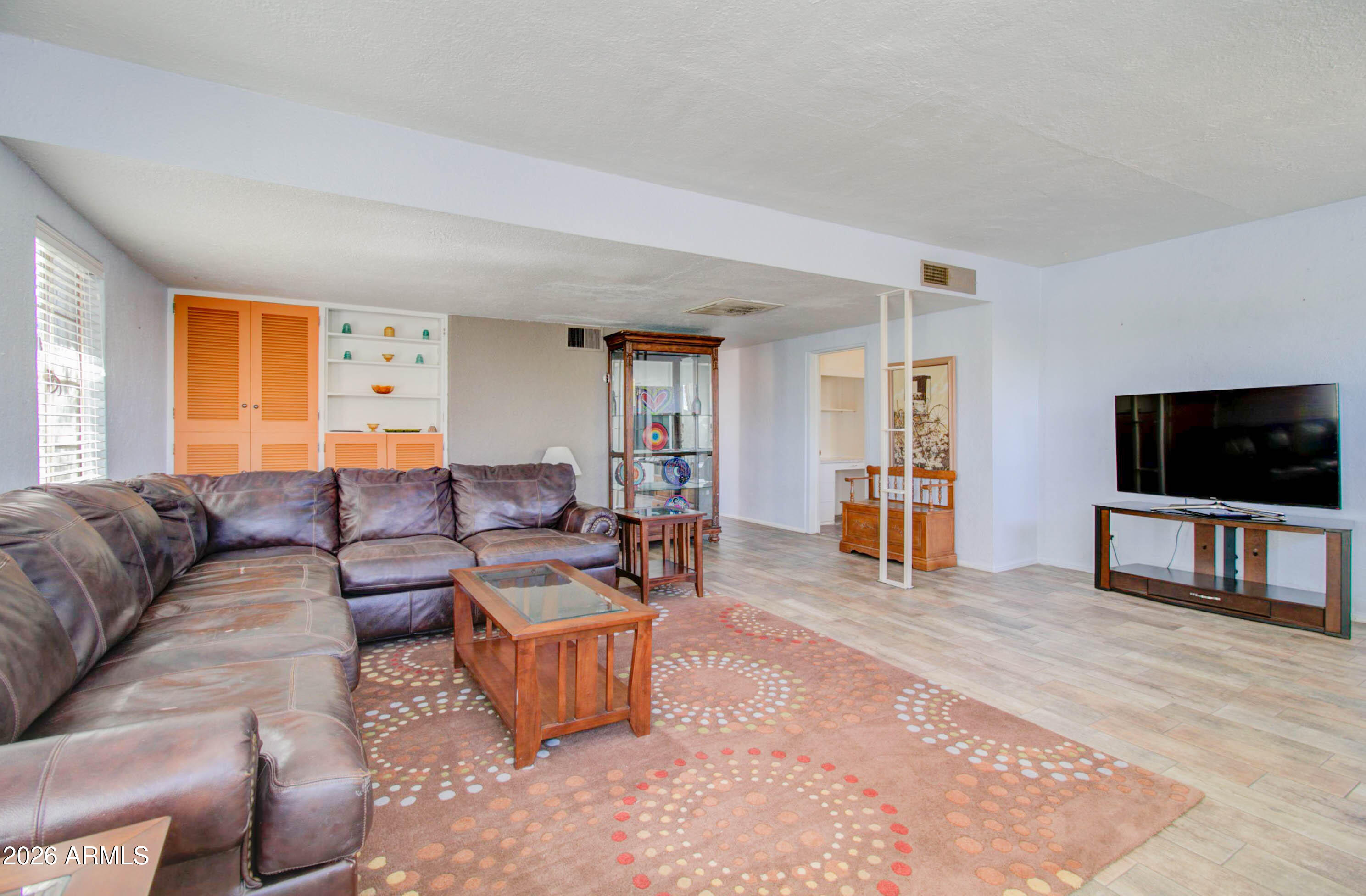 877 E SYCAMORE Street