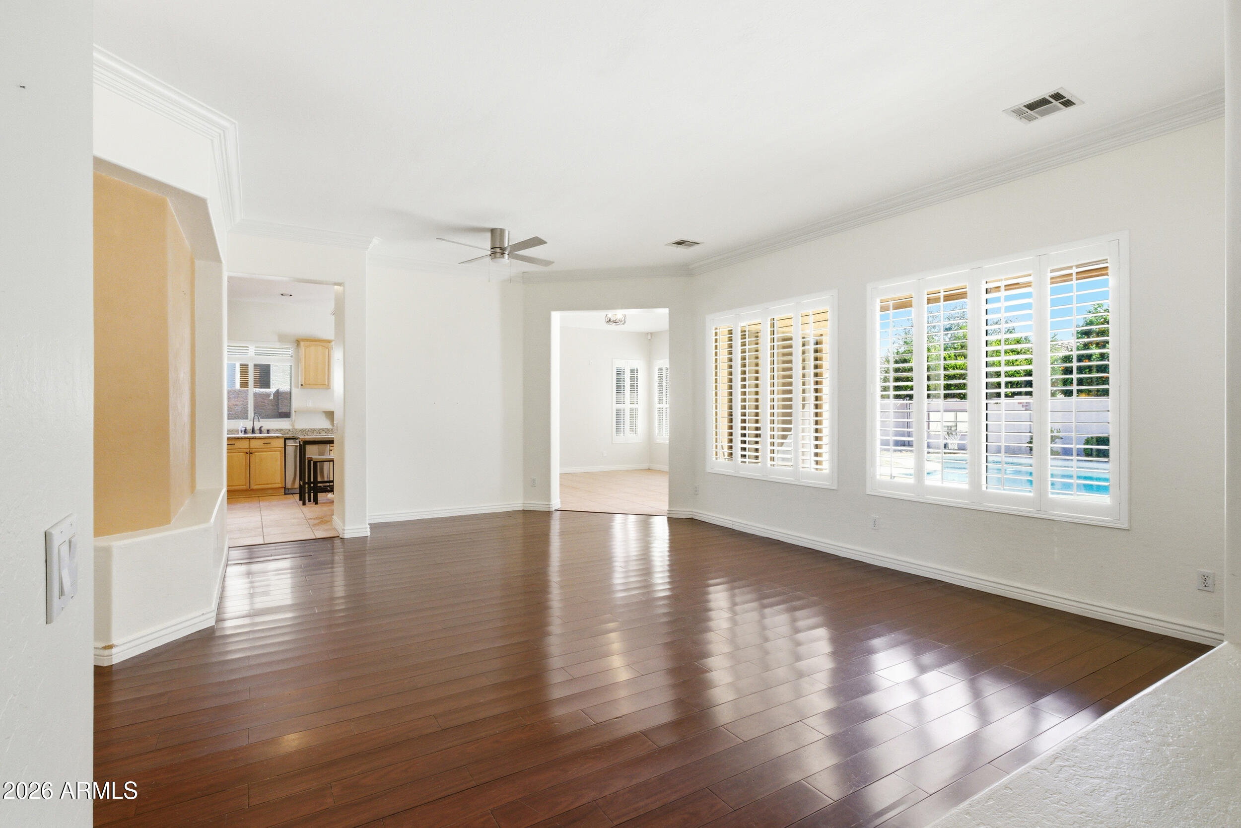 1645 E ORANGEWOOD Street