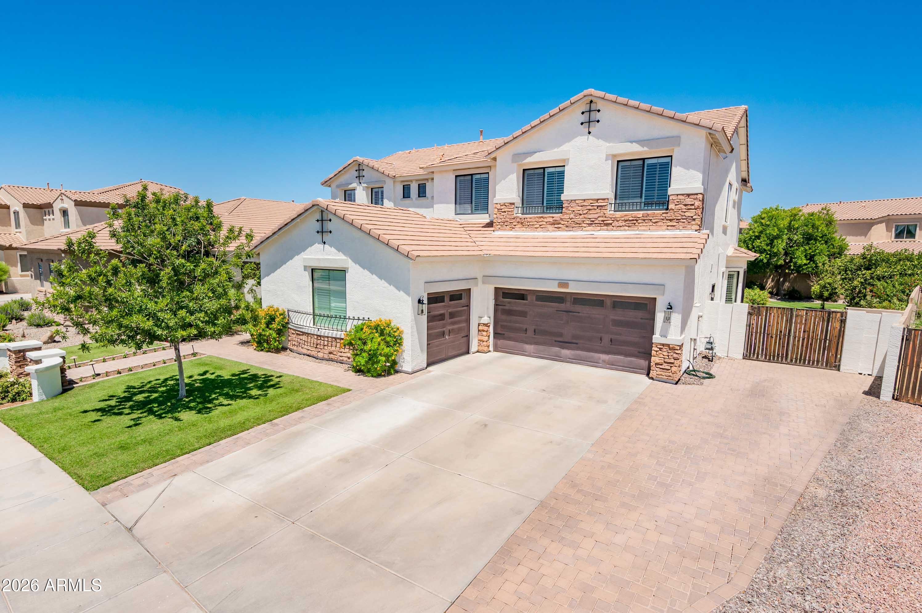 2262 E JADE Court