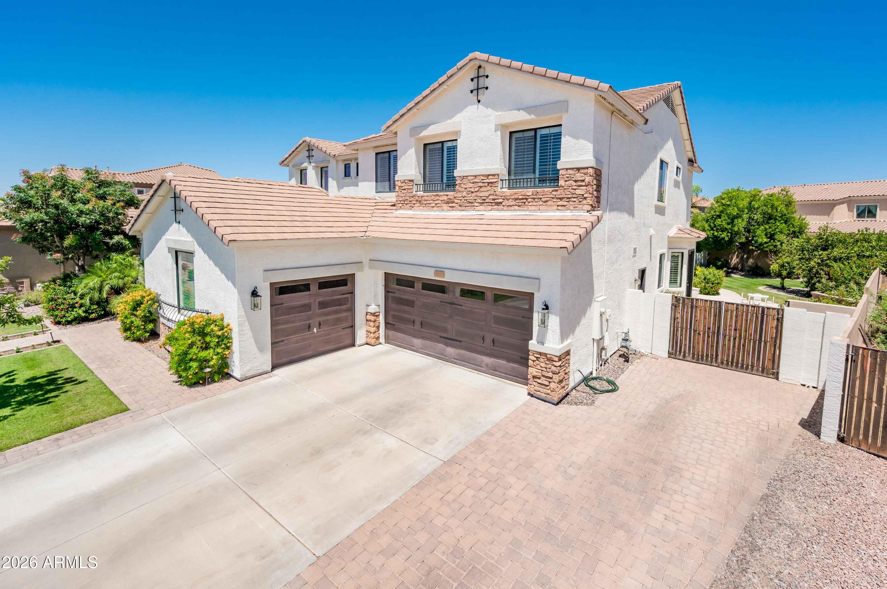 2262 E JADE Court