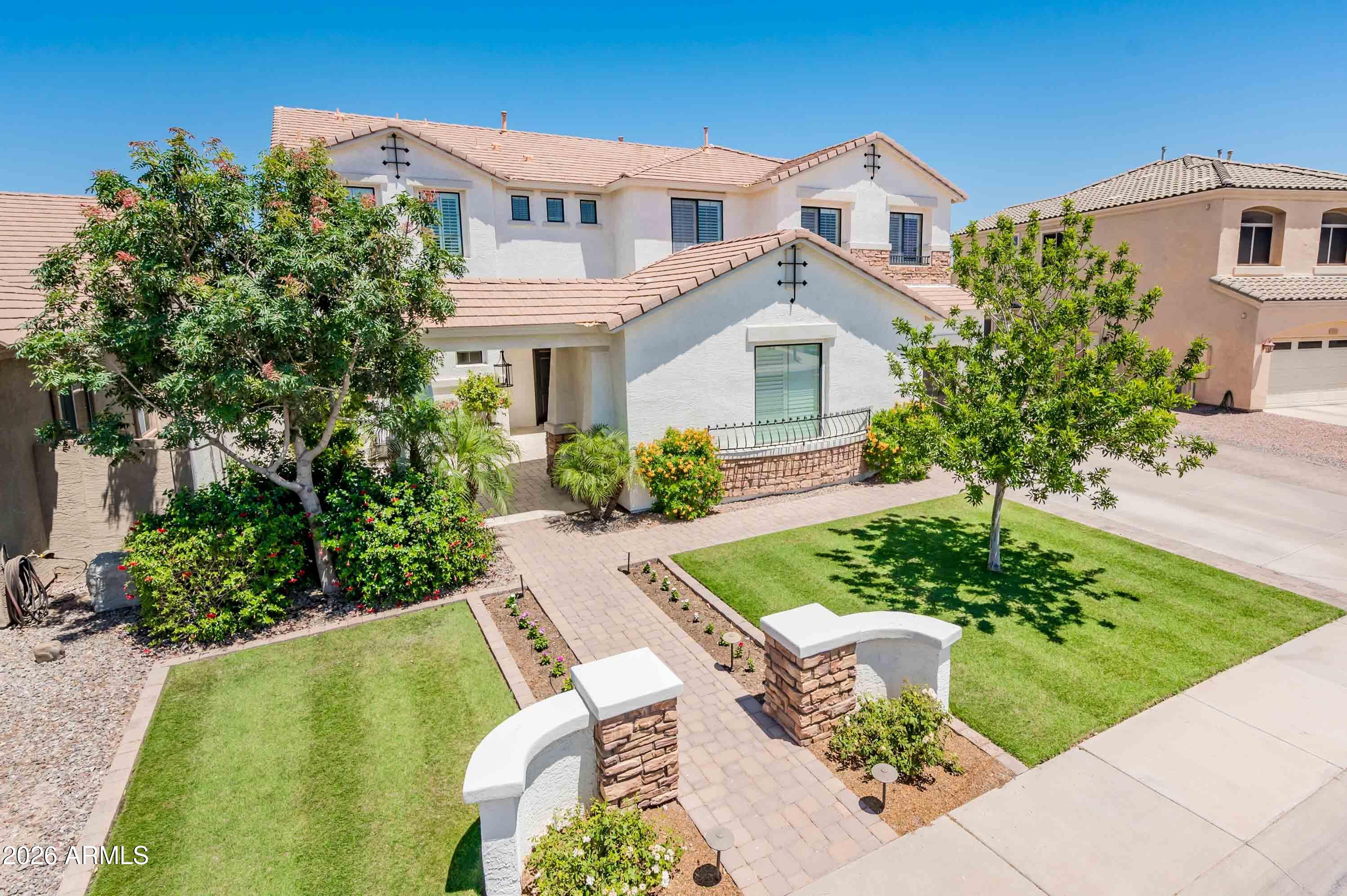 2262 E JADE Court