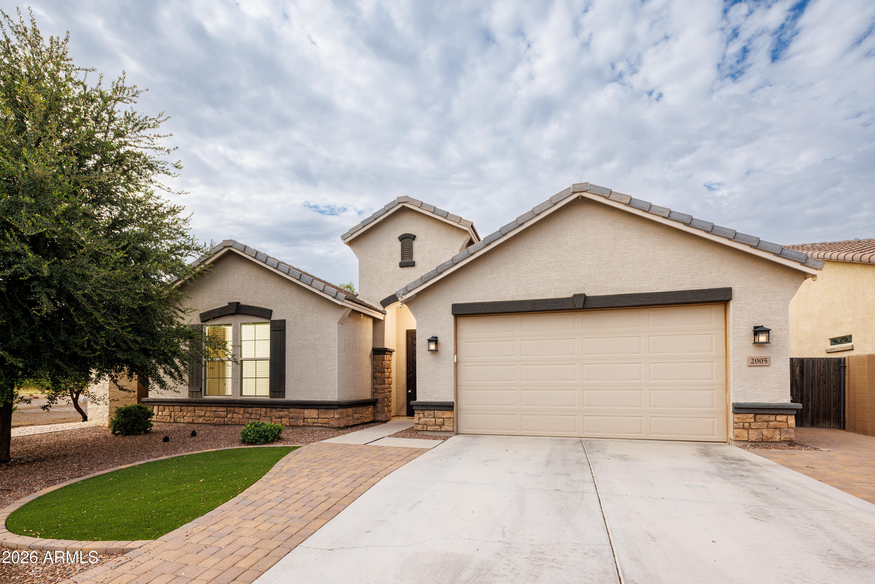 2005 W ASTON Drive