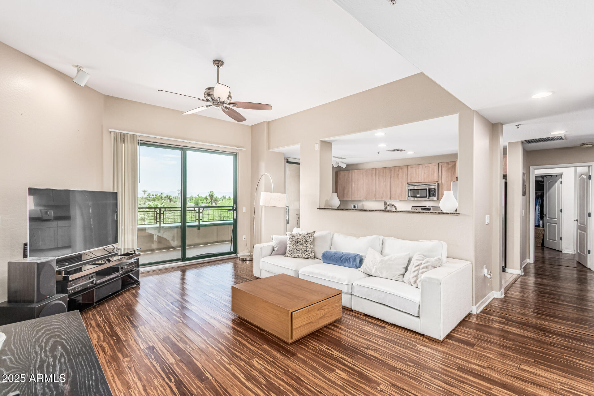 16 W ENCANTO Boulevard 312