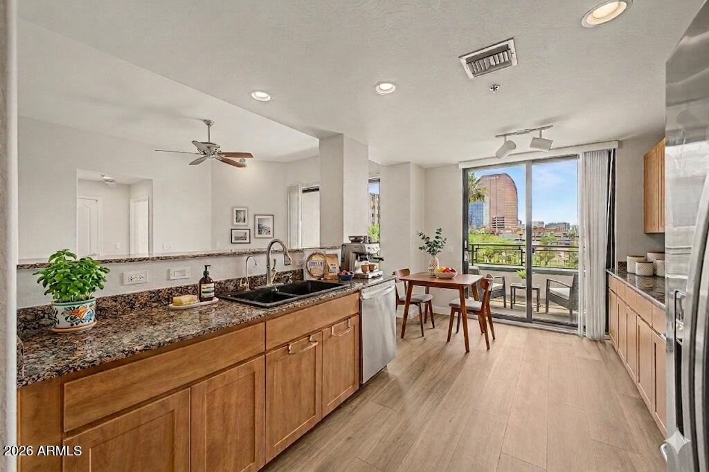 16 W ENCANTO Boulevard 312