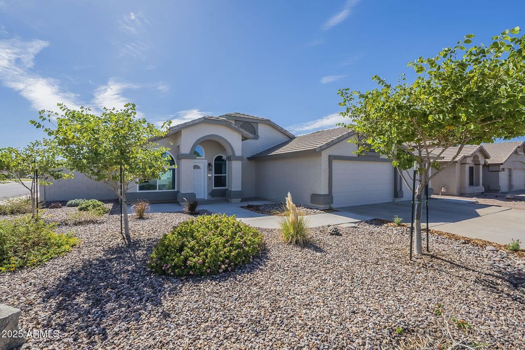 Photo of 1173 E Betsy Lane, Gilbert, AZ 85296 (MLS # 6934240)