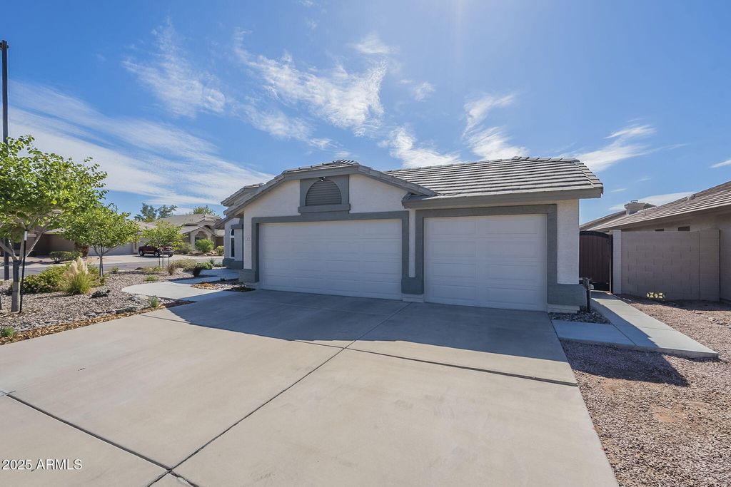 Photo of 1173 E Betsy Lane, Gilbert, AZ 85296 (MLS # 6934240)