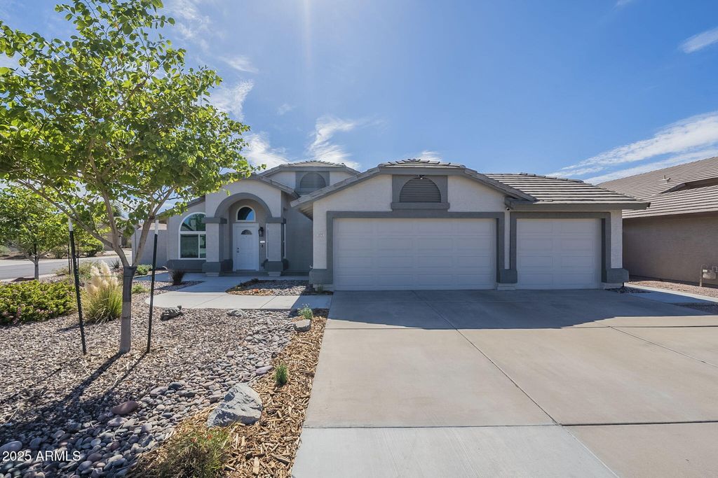 Photo of 1173 E Betsy Lane, Gilbert, AZ 85296 (MLS # 6934240)