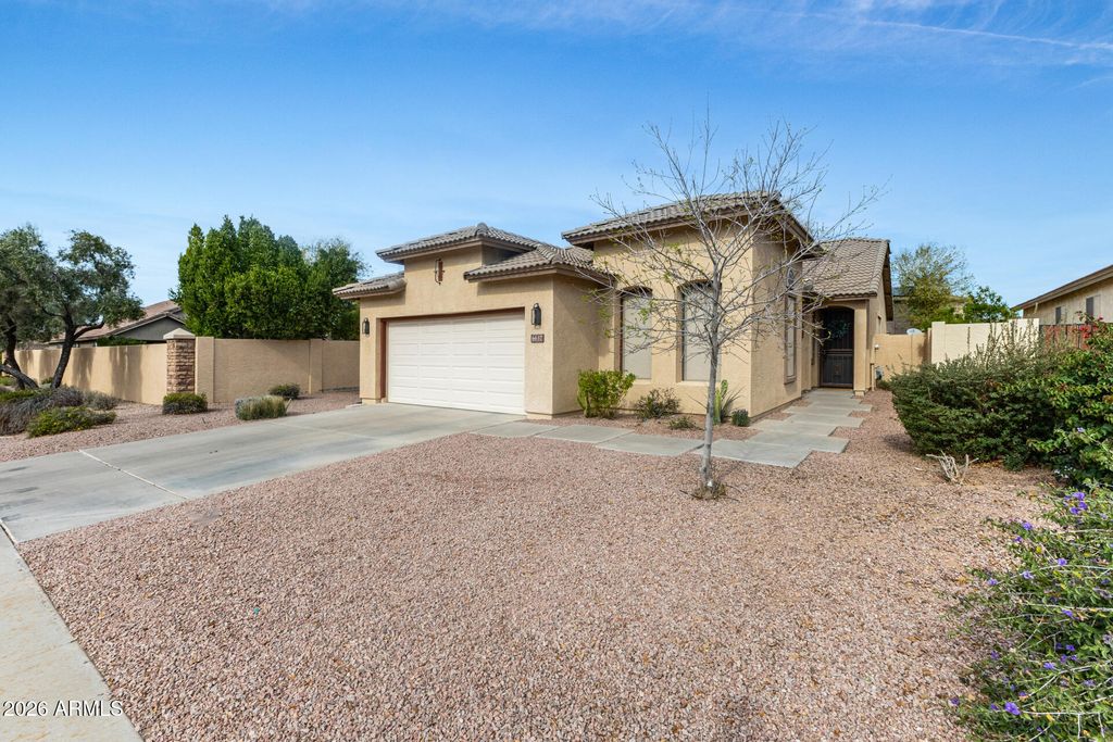 Photo of 6637 S Cartier Drive, Gilbert, AZ 85298 (MLS # 6988495)