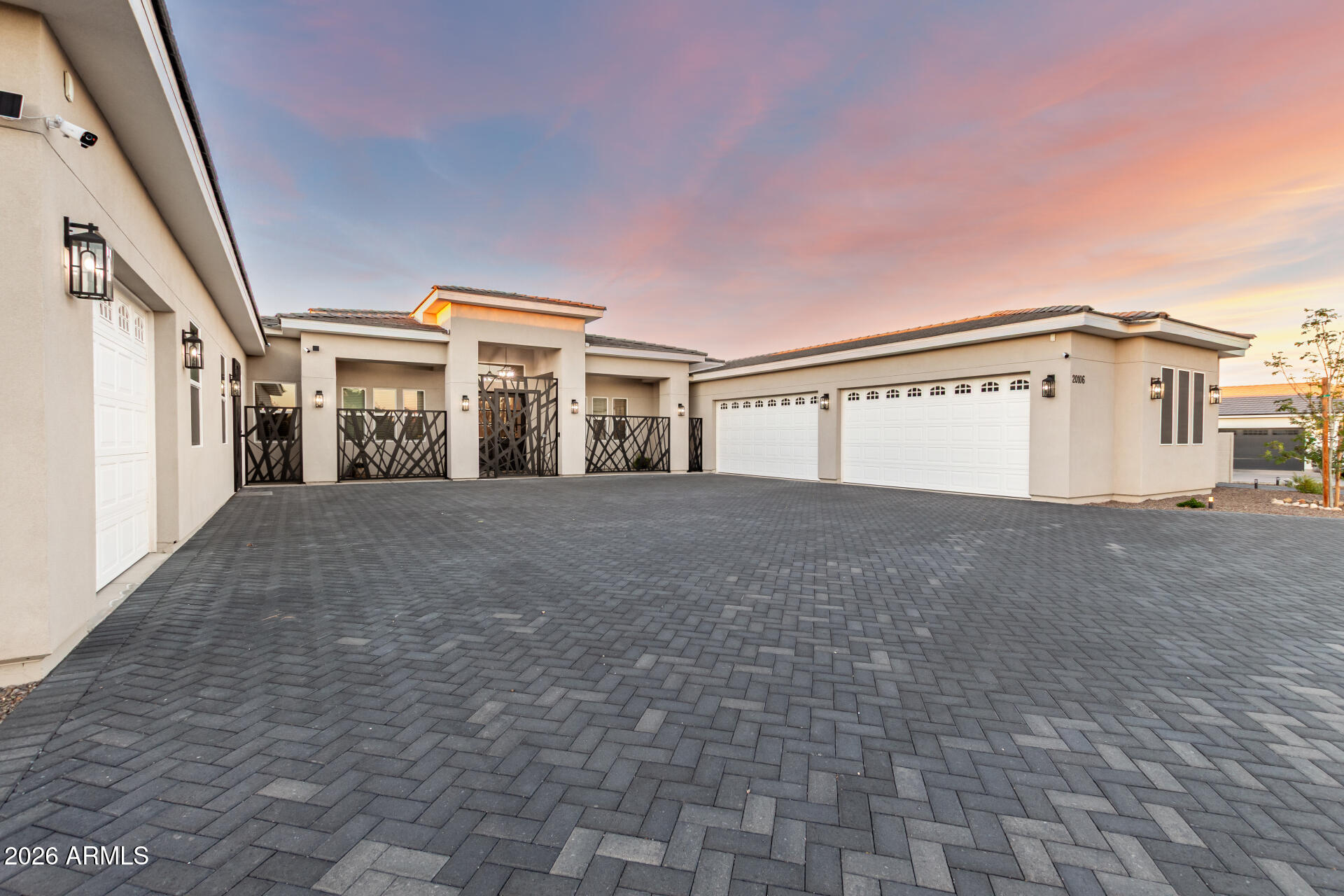 20106 W WHITTON Avenue