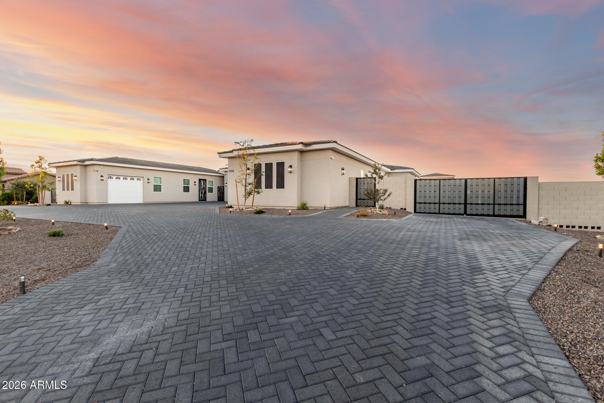 20106 W WHITTON Avenue