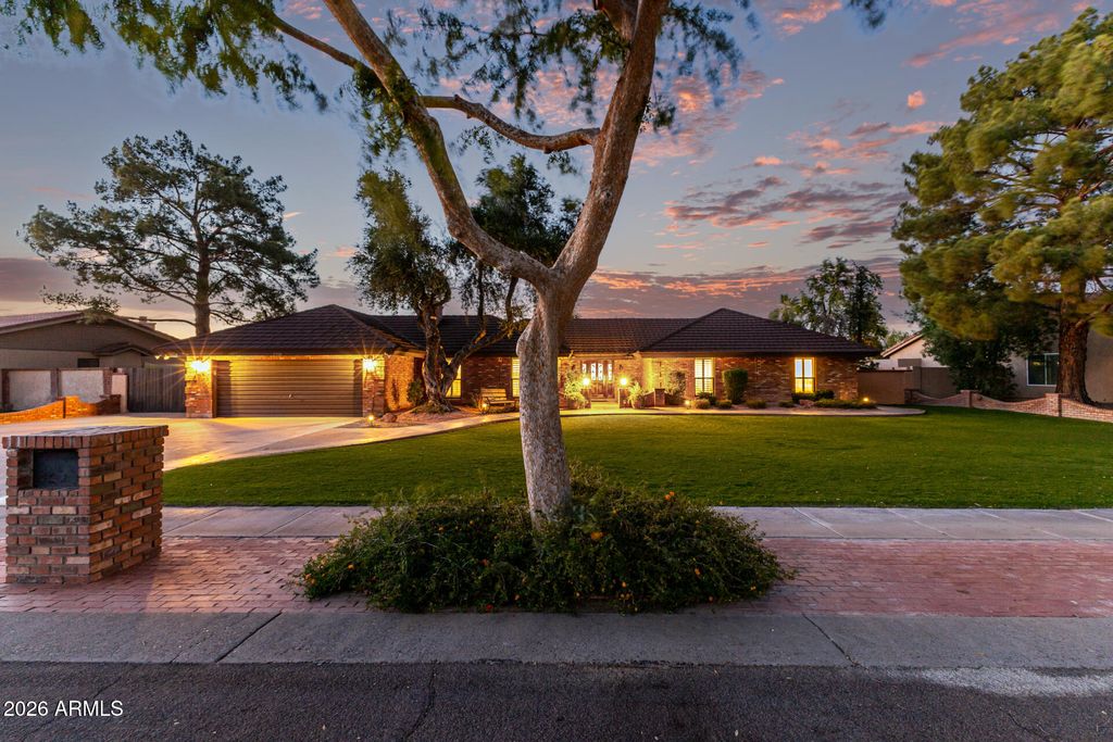 Photo of 1318 E La Vieve Lane, Tempe, AZ 85284 (MLS # 6994536)