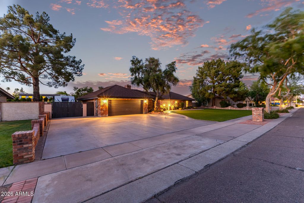 Photo of 1318 E La Vieve Lane, Tempe, AZ 85284 (MLS # 6994536)