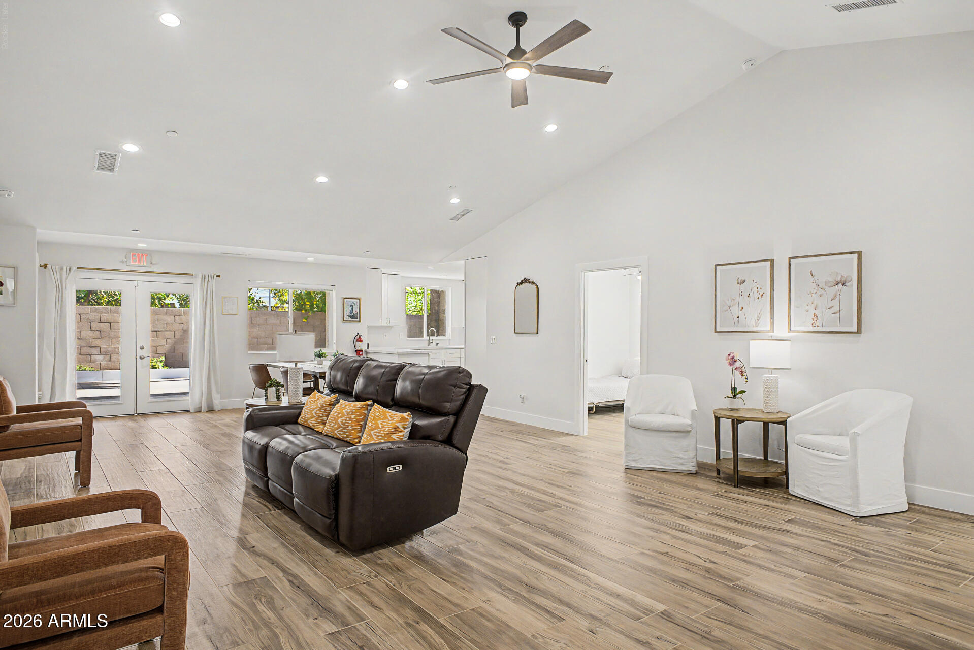 4102 W FALLEN LEAF Lane