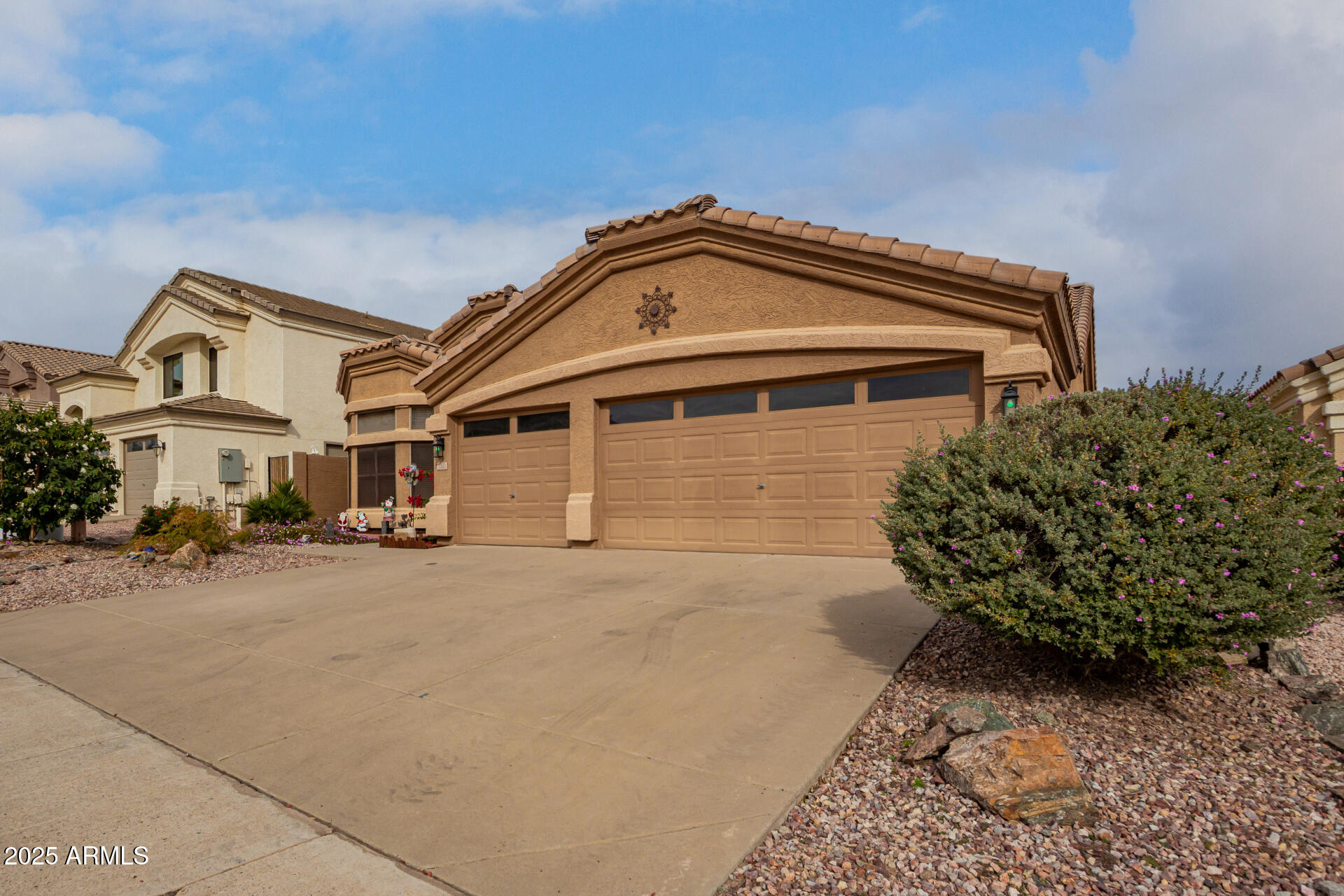 1320 E COTTONWOOD Lane