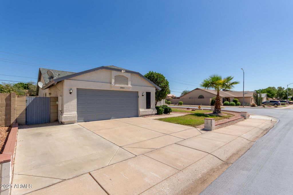 Photo of 20003 N 43rd Drive, Glendale, AZ 85308 (MLS # 6924636)
