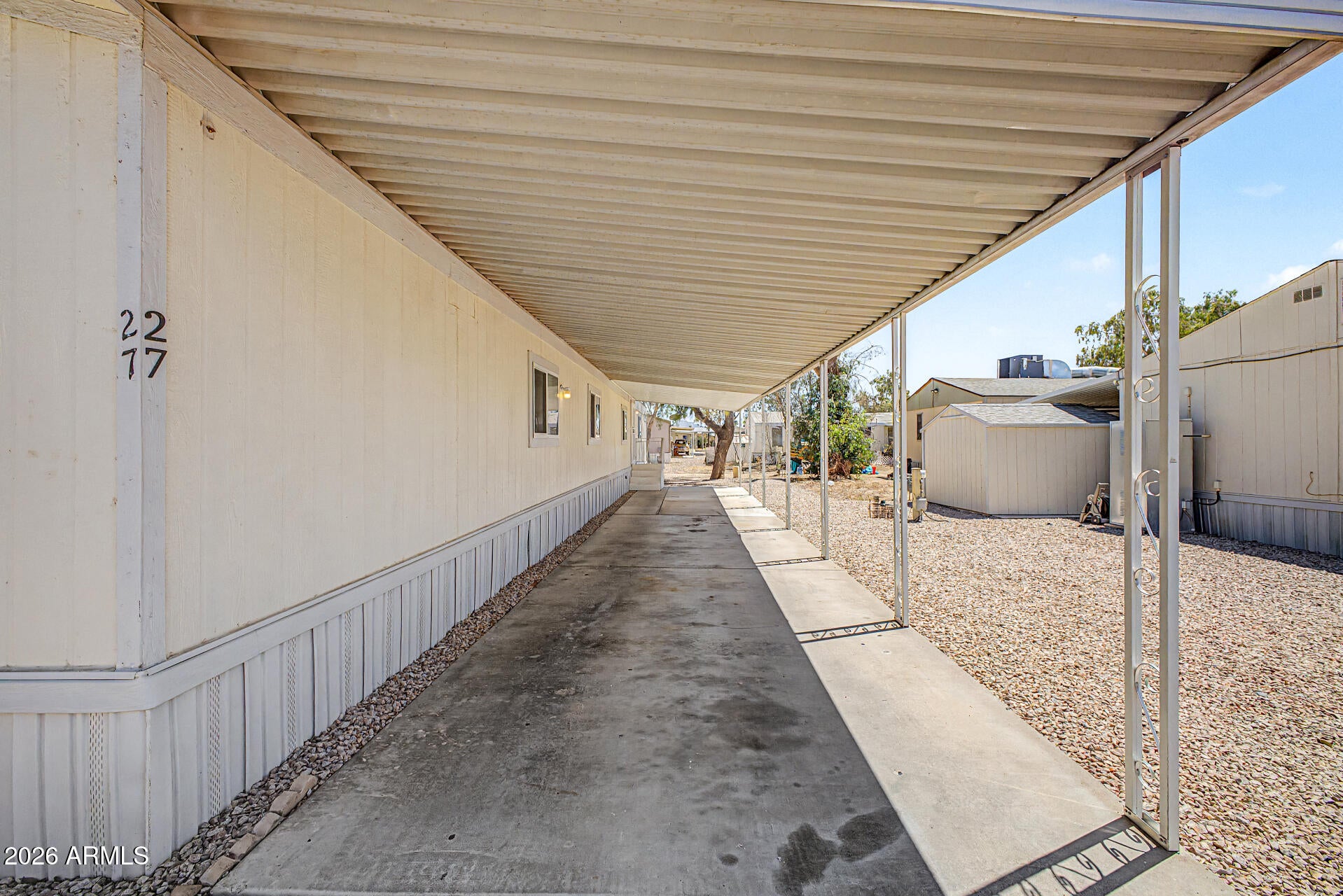 1221 N DYSART Road 27
