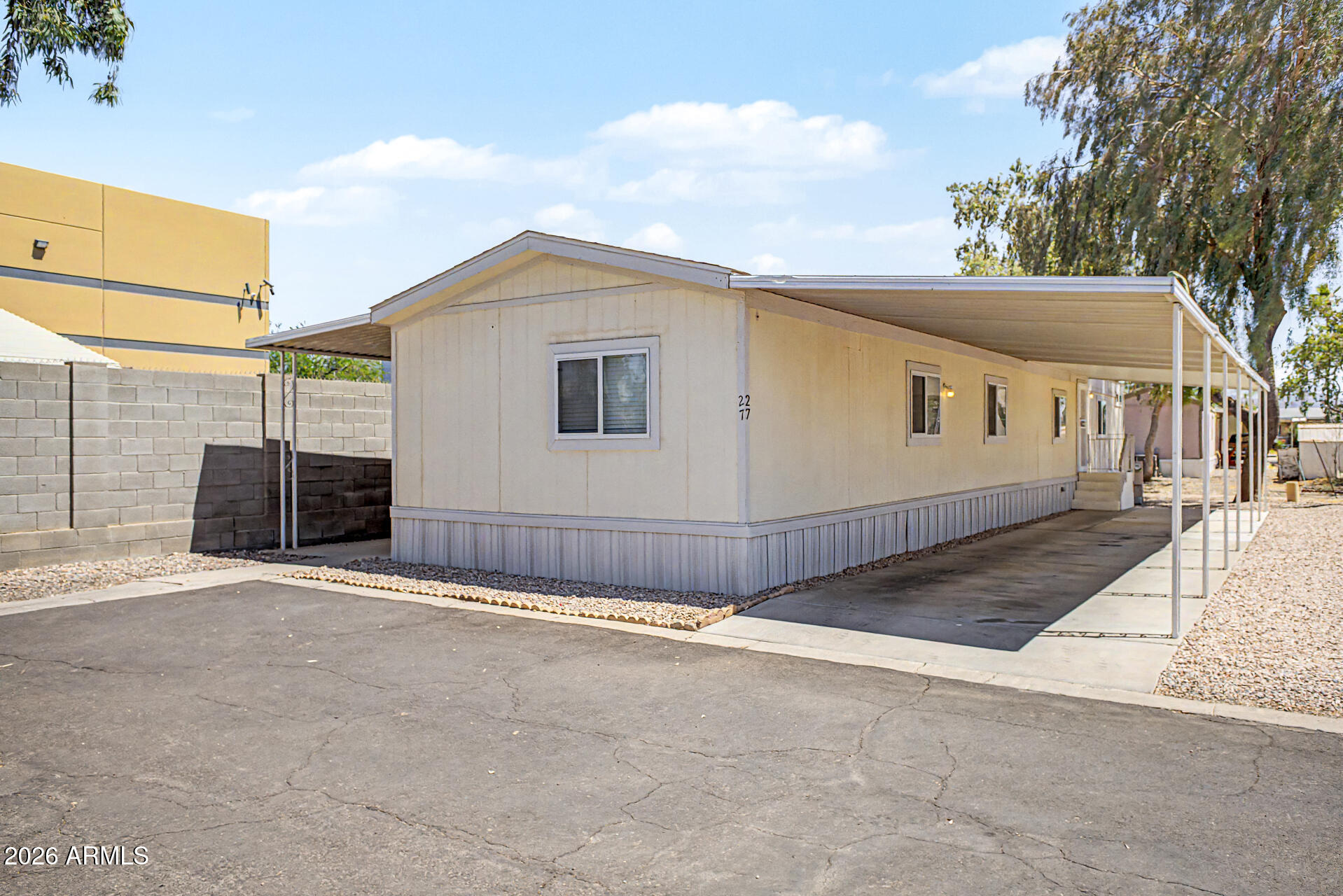 1221 N DYSART Road 27