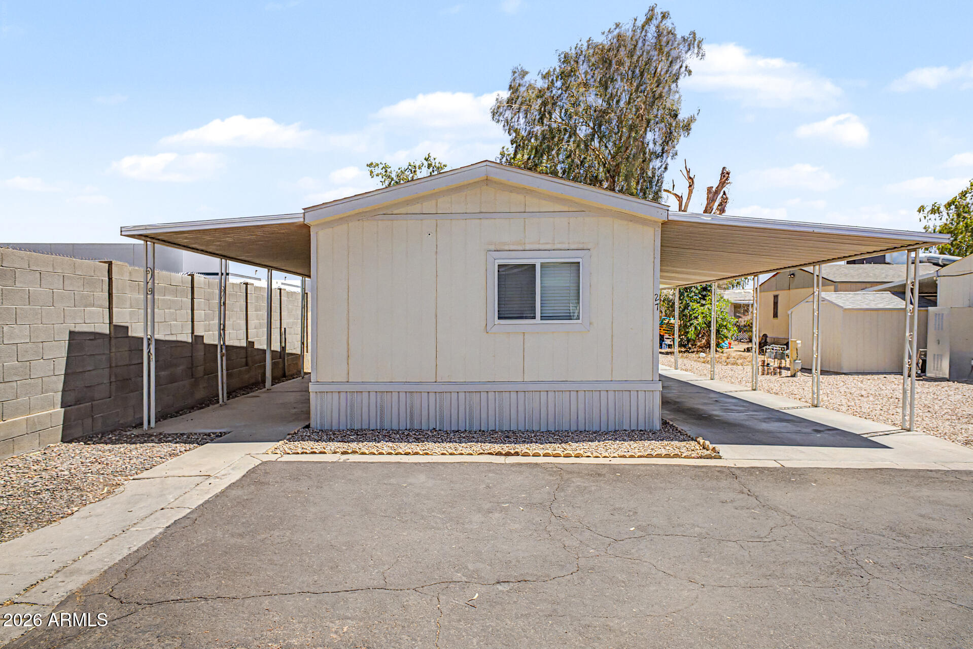 1221 N DYSART Road 27