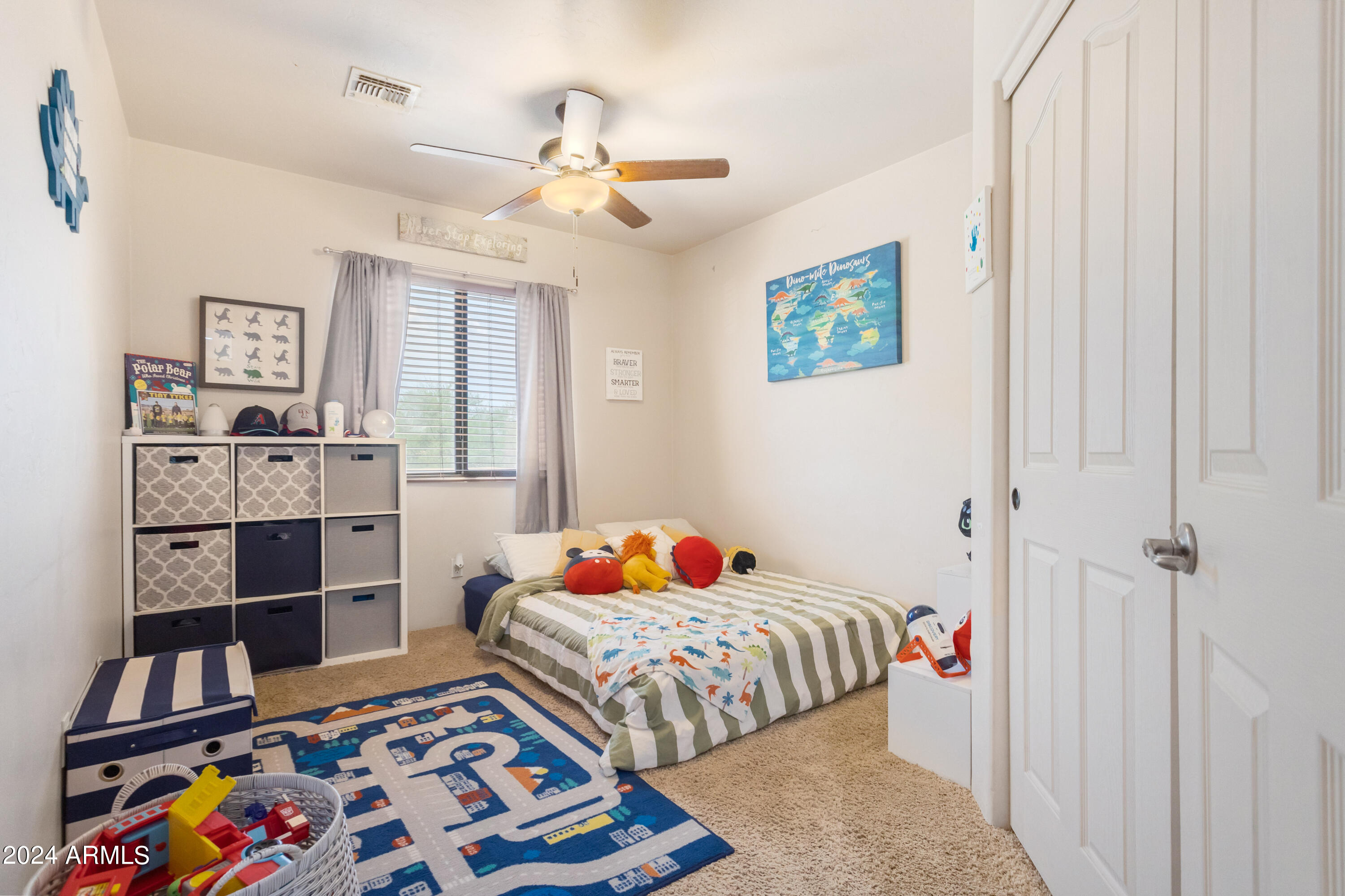 THE LEGENDS VALIENTE - Residential