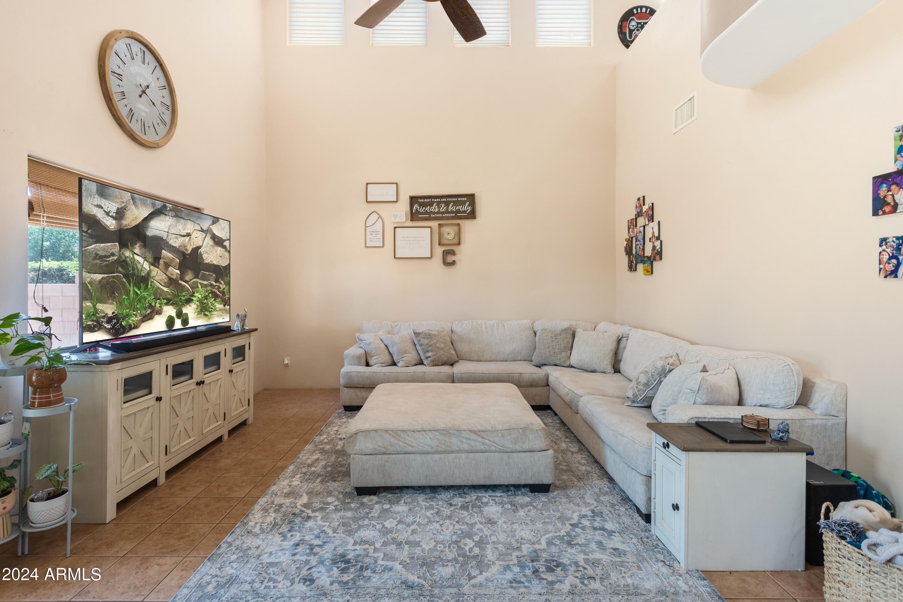 THE LEGENDS VALIENTE - Residential