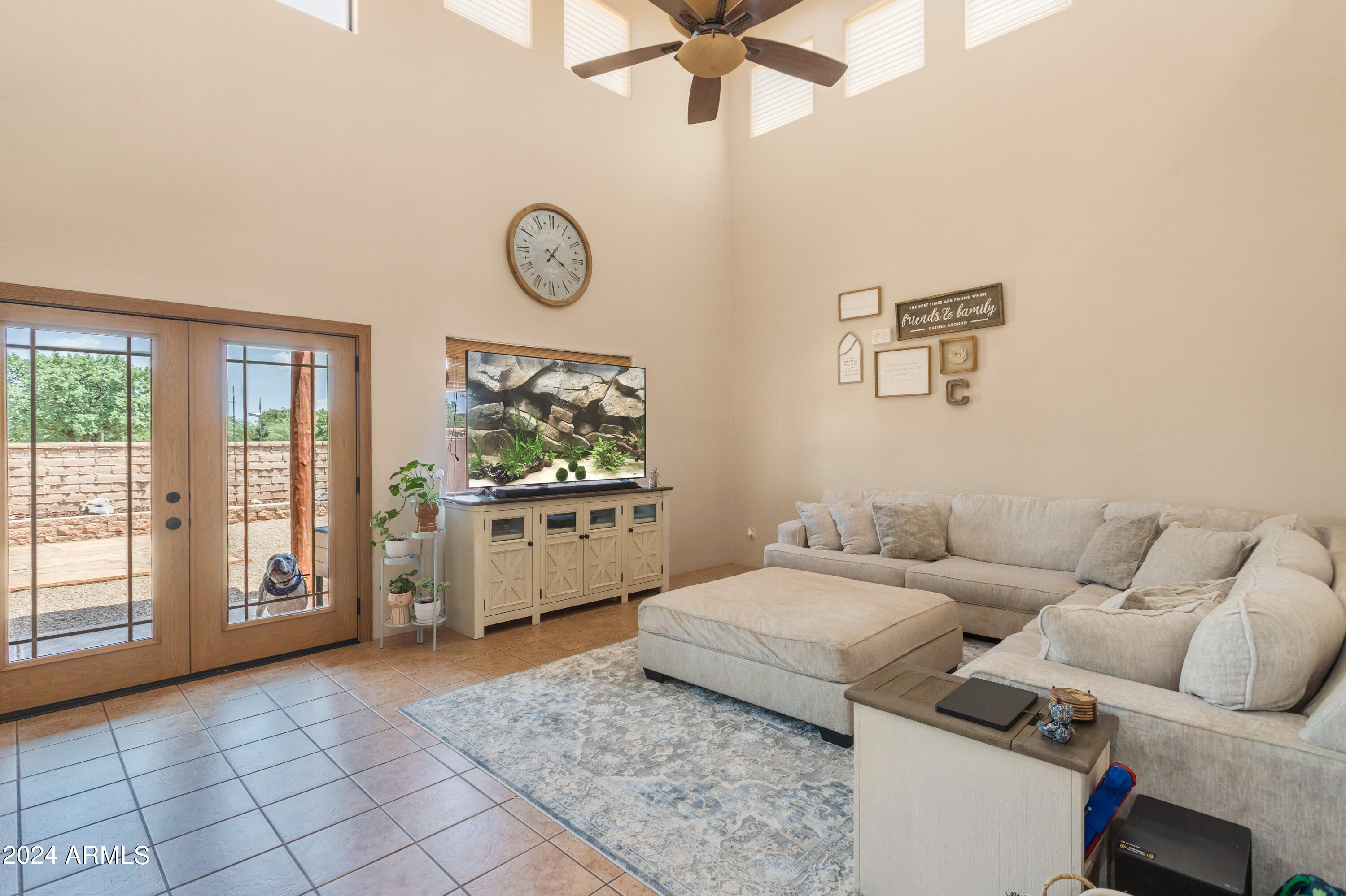 THE LEGENDS VALIENTE - Residential