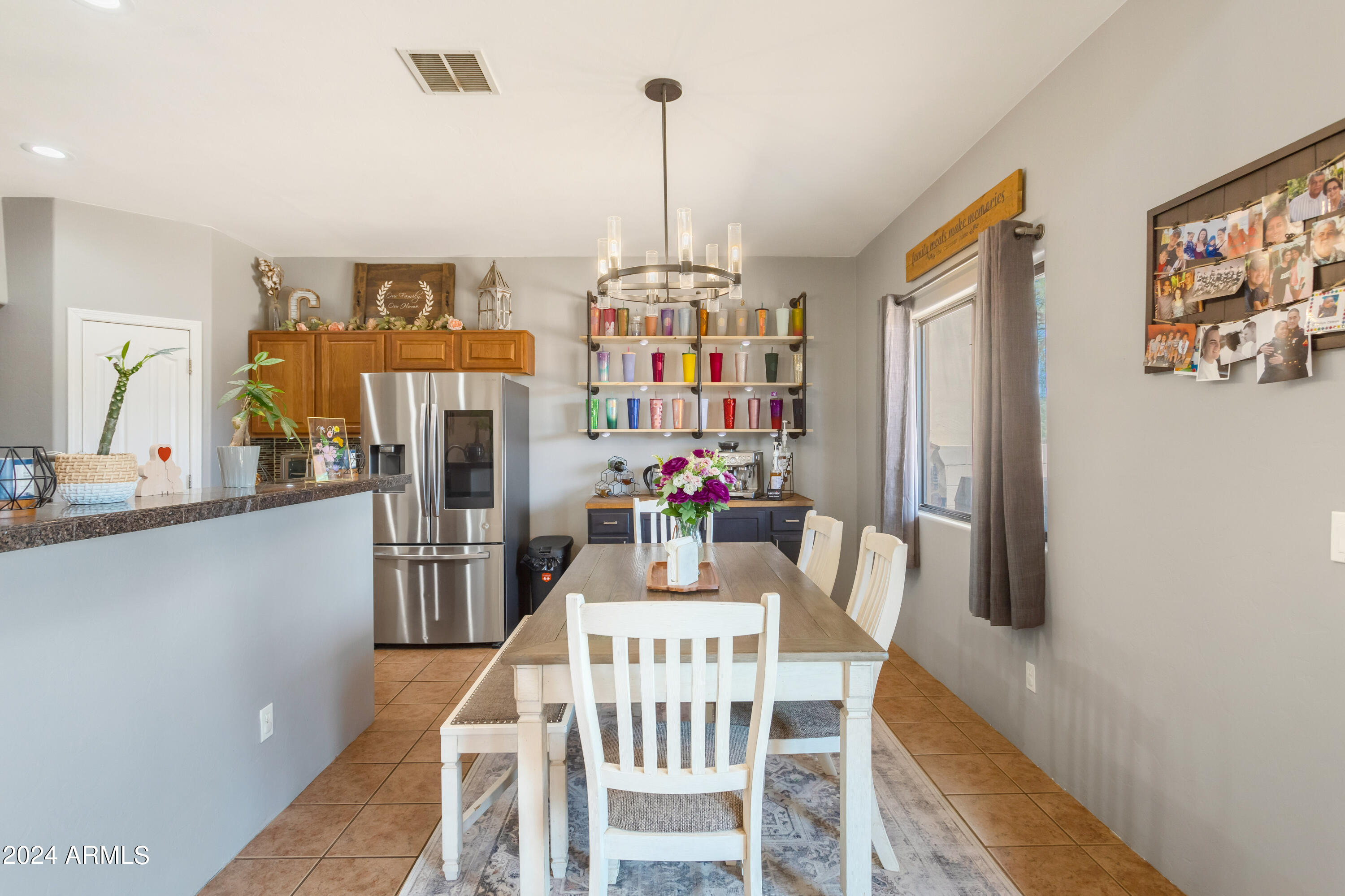 THE LEGENDS VALIENTE - Residential