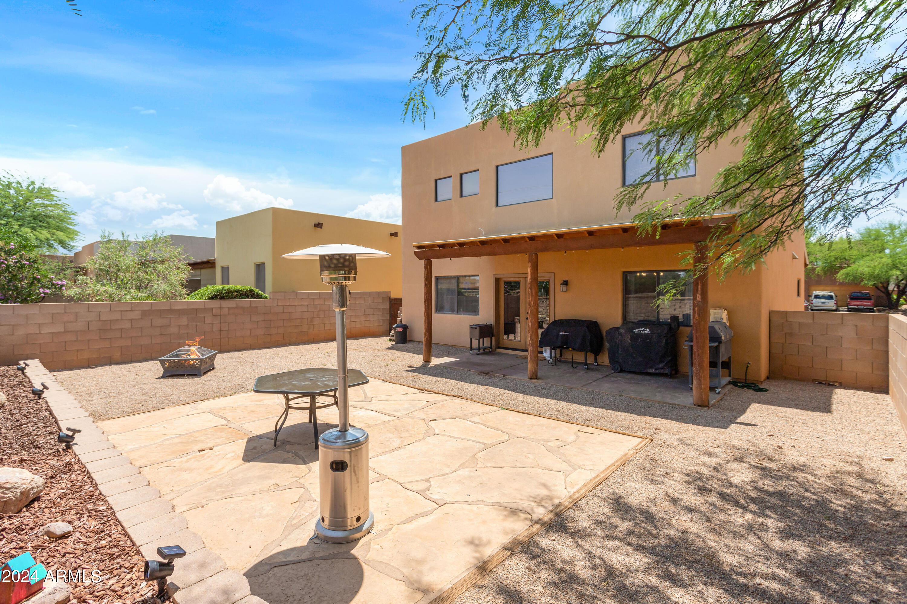 THE LEGENDS VALIENTE - Residential