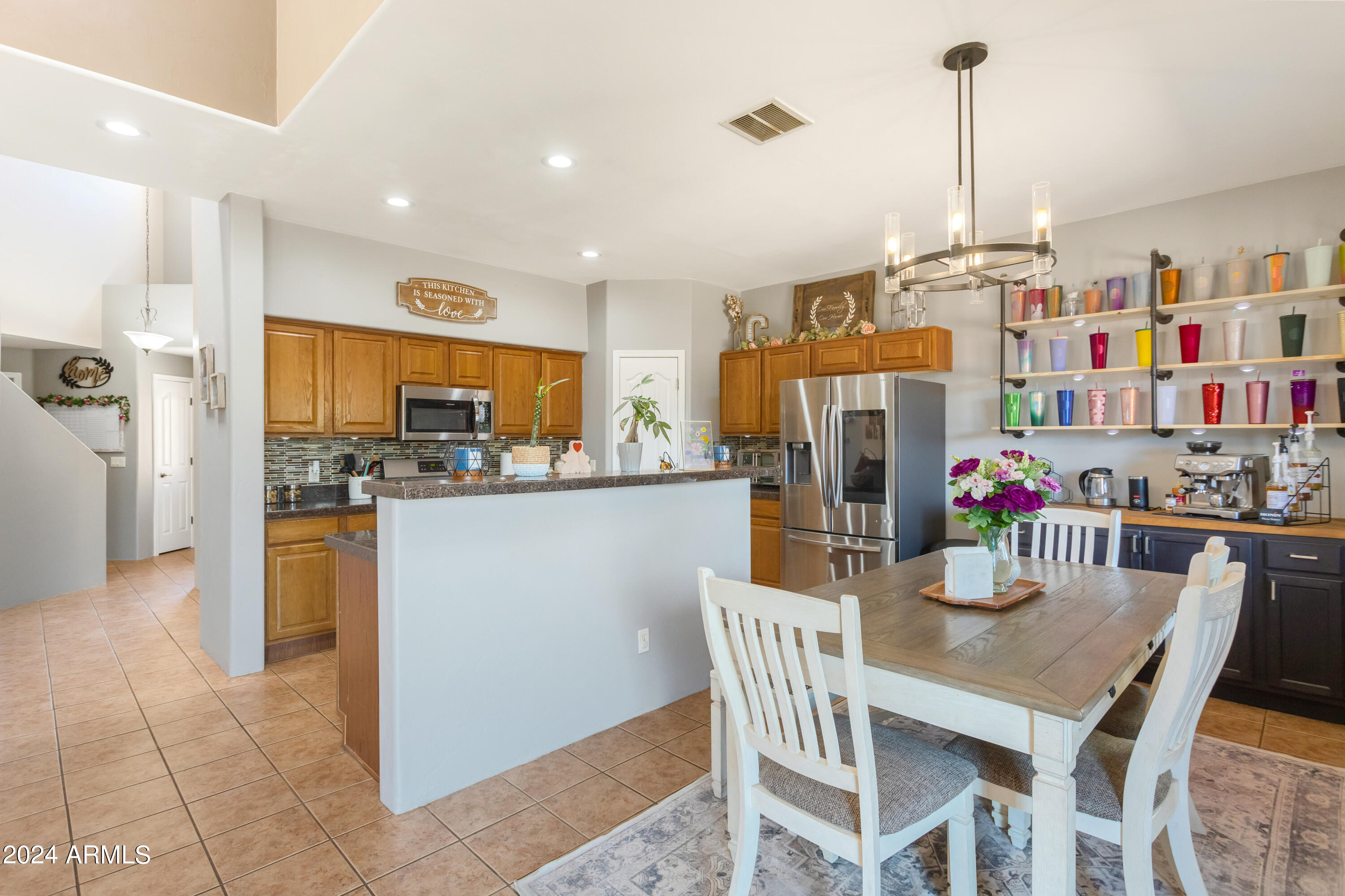 THE LEGENDS VALIENTE - Residential