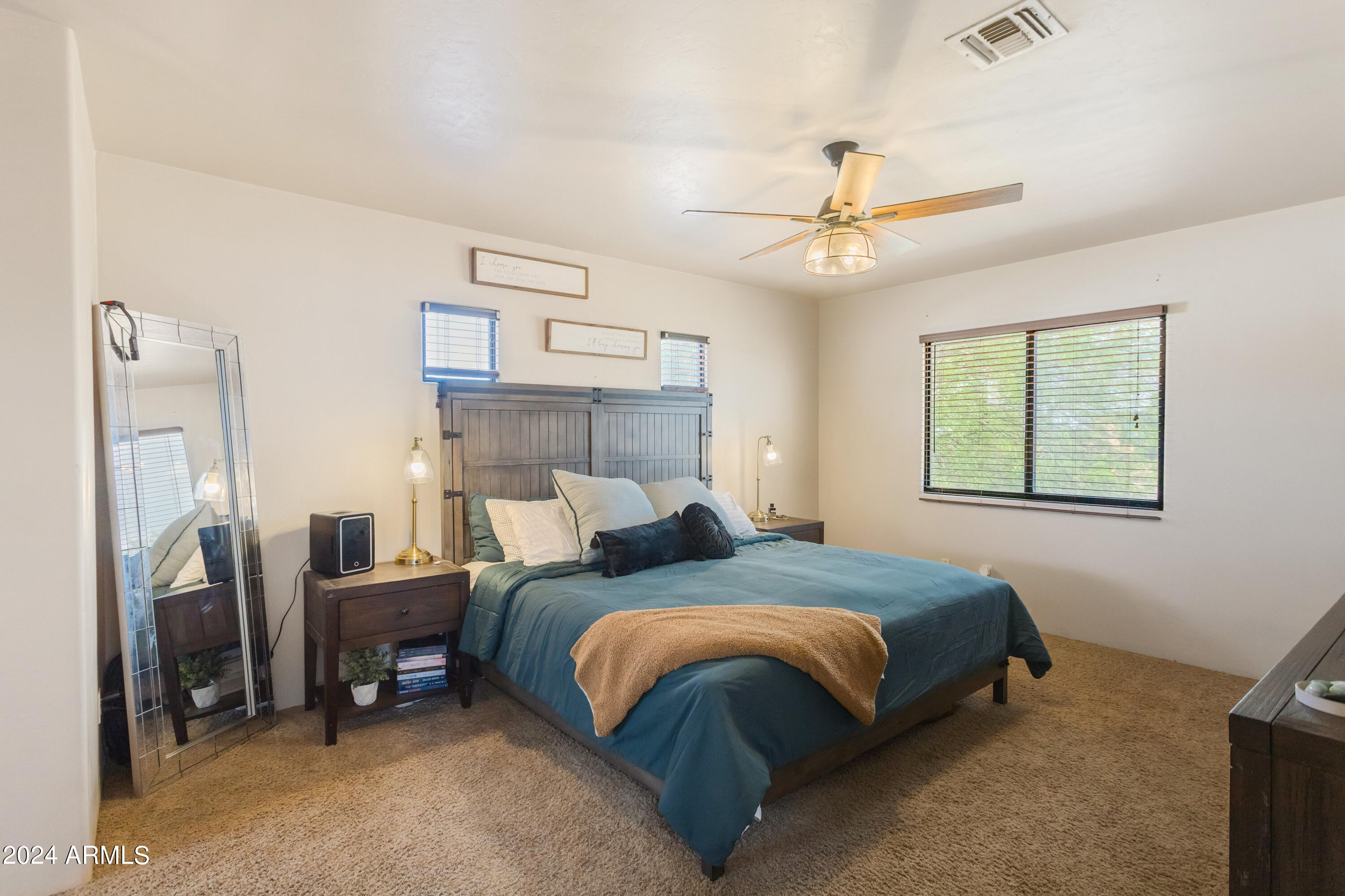 THE LEGENDS VALIENTE - Residential