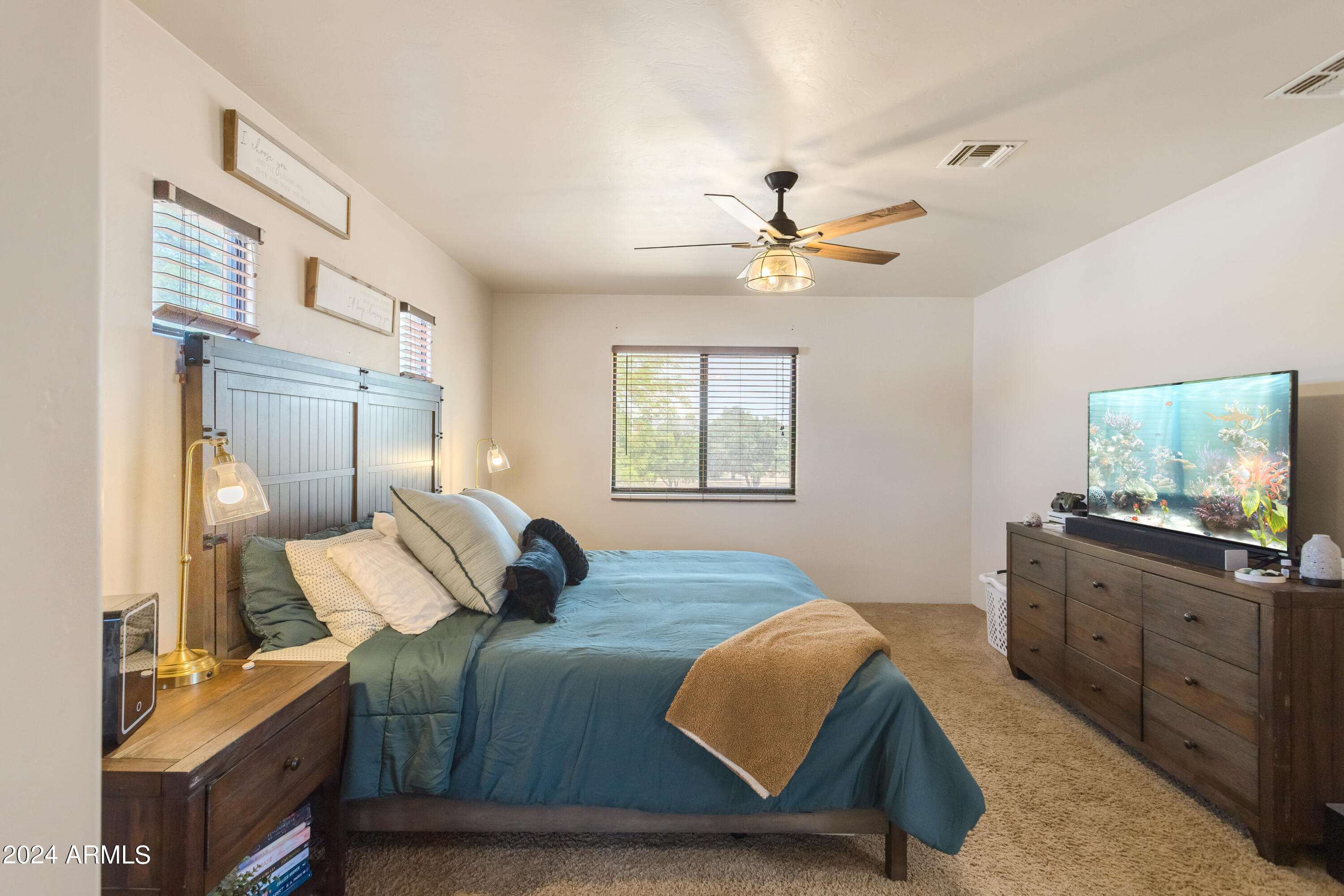 THE LEGENDS VALIENTE - Residential